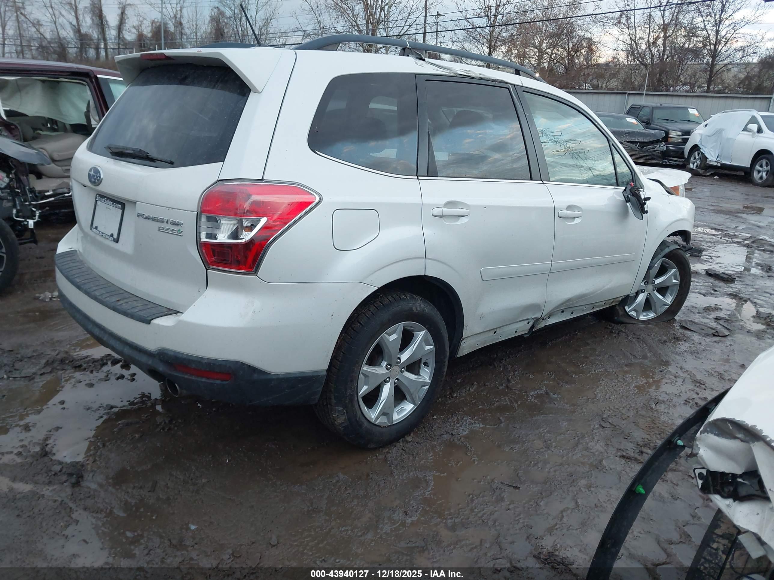 SUBARU FORESTER image 4