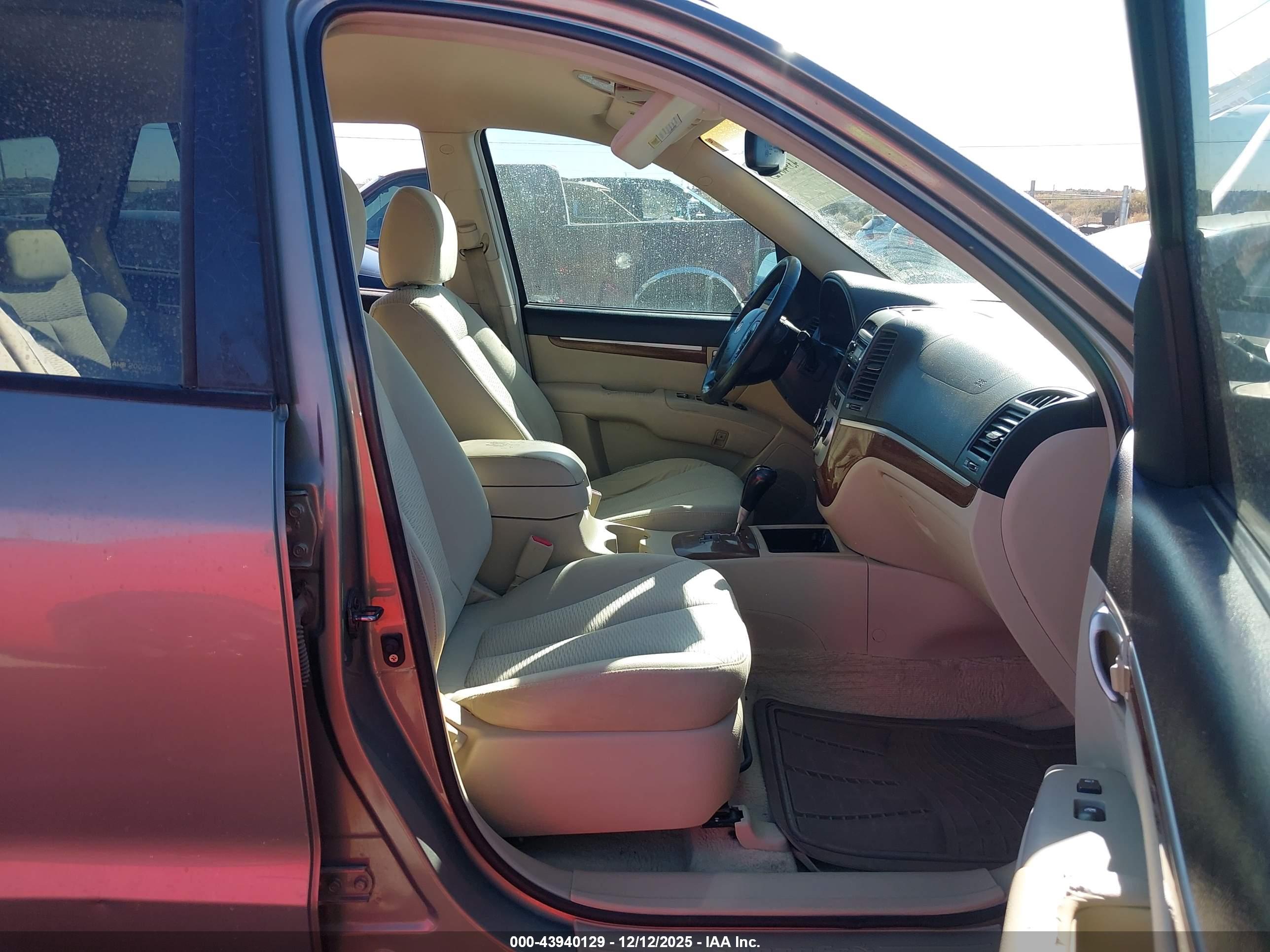HYUNDAI SANTA image 5