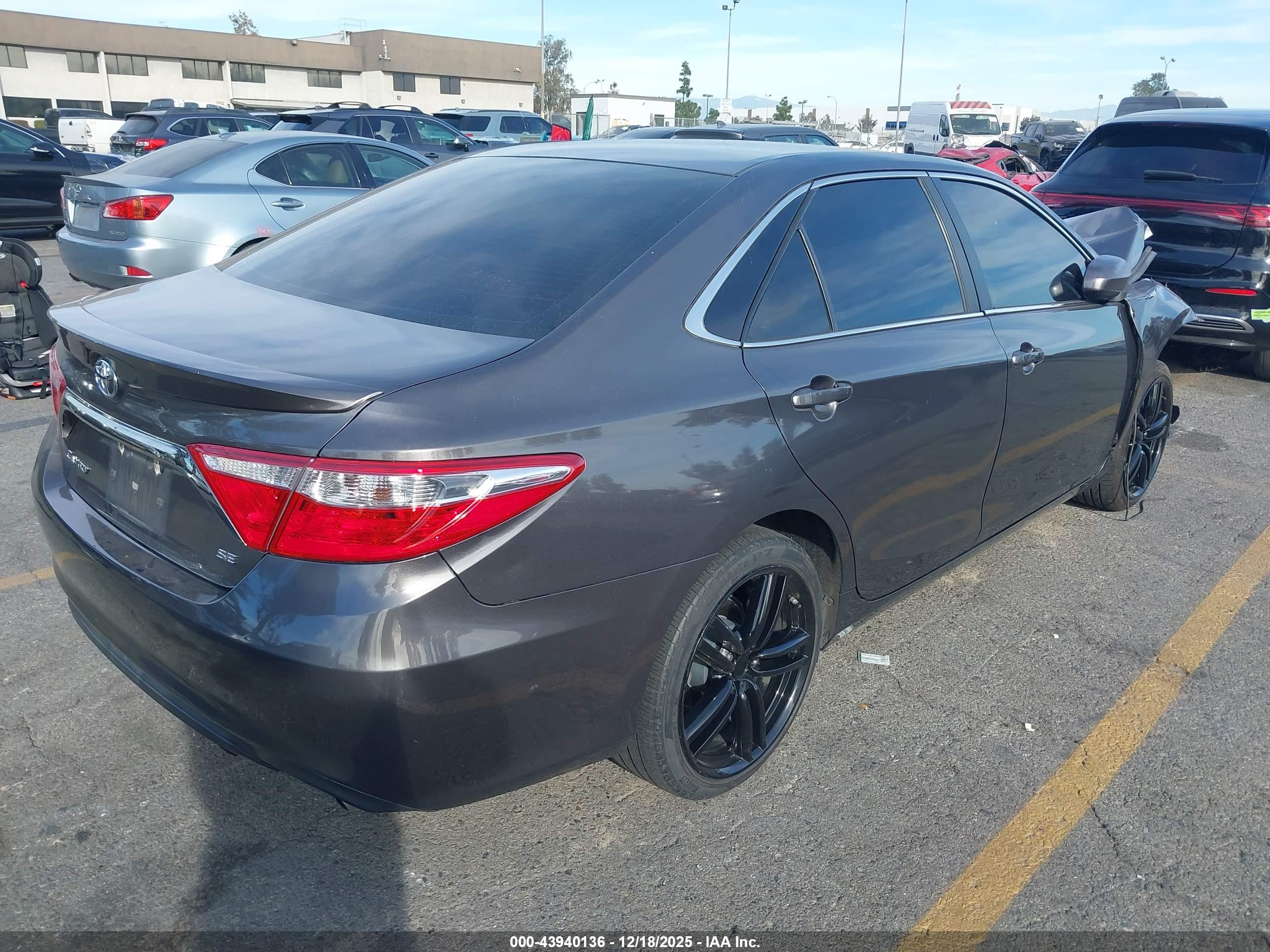 TOYOTA CAMRY image 4