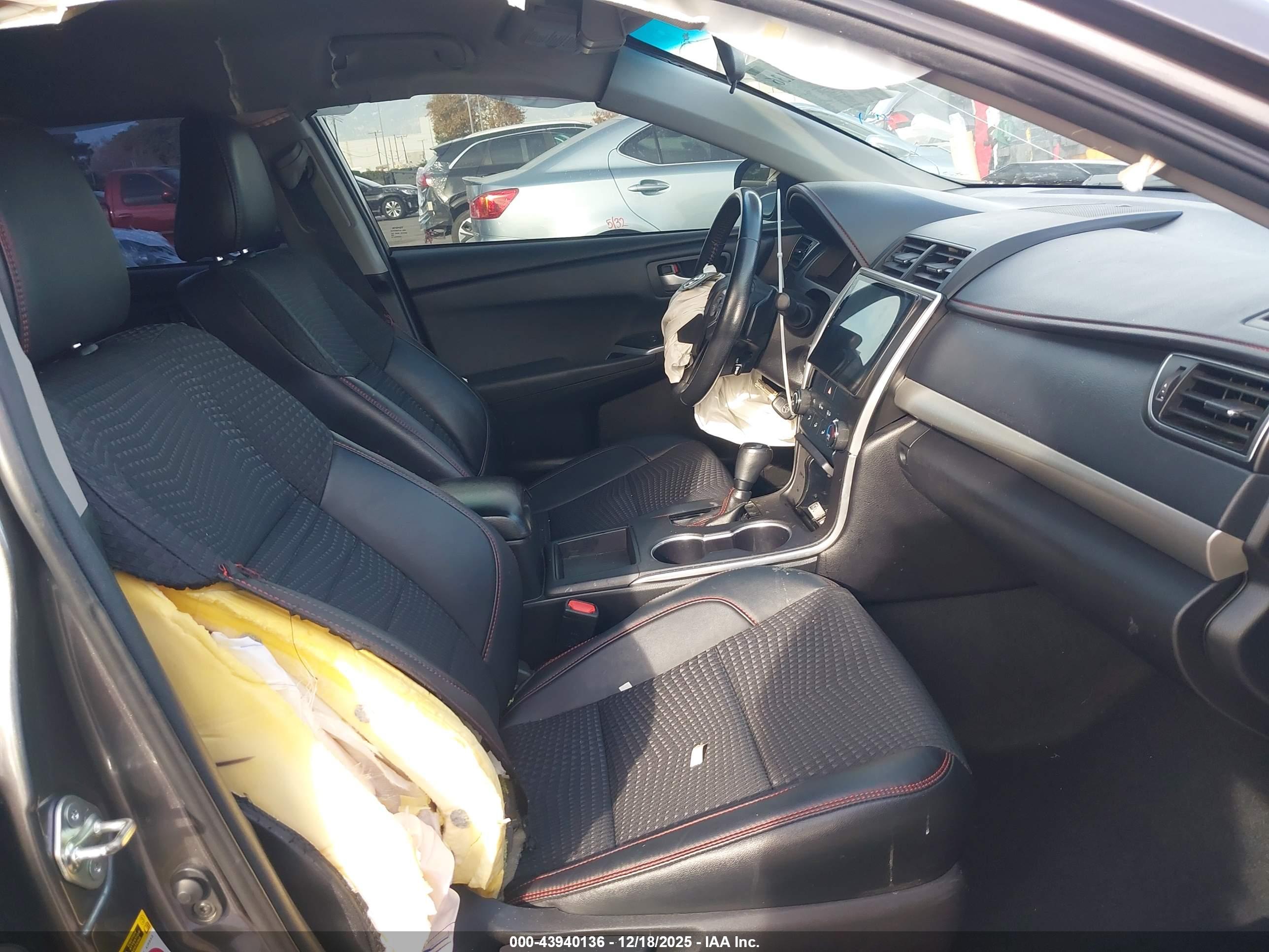 TOYOTA CAMRY image 5