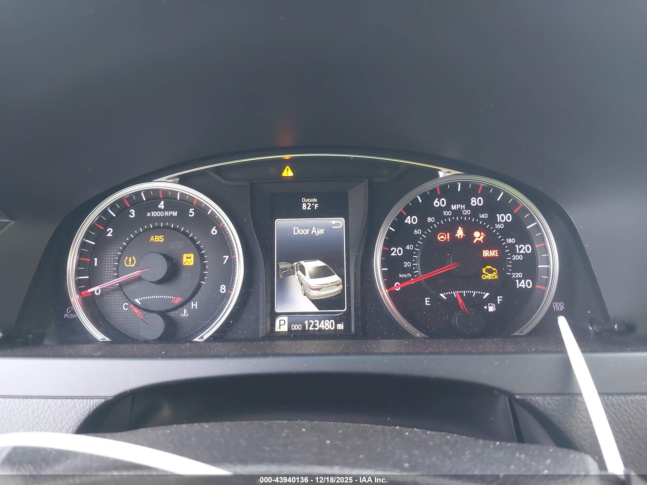 TOYOTA CAMRY image 7