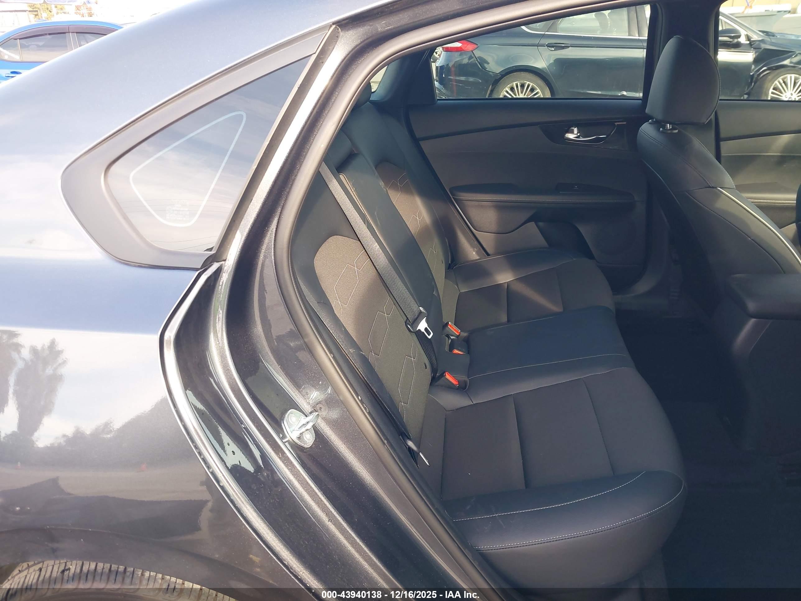 KIA FORTE image 8