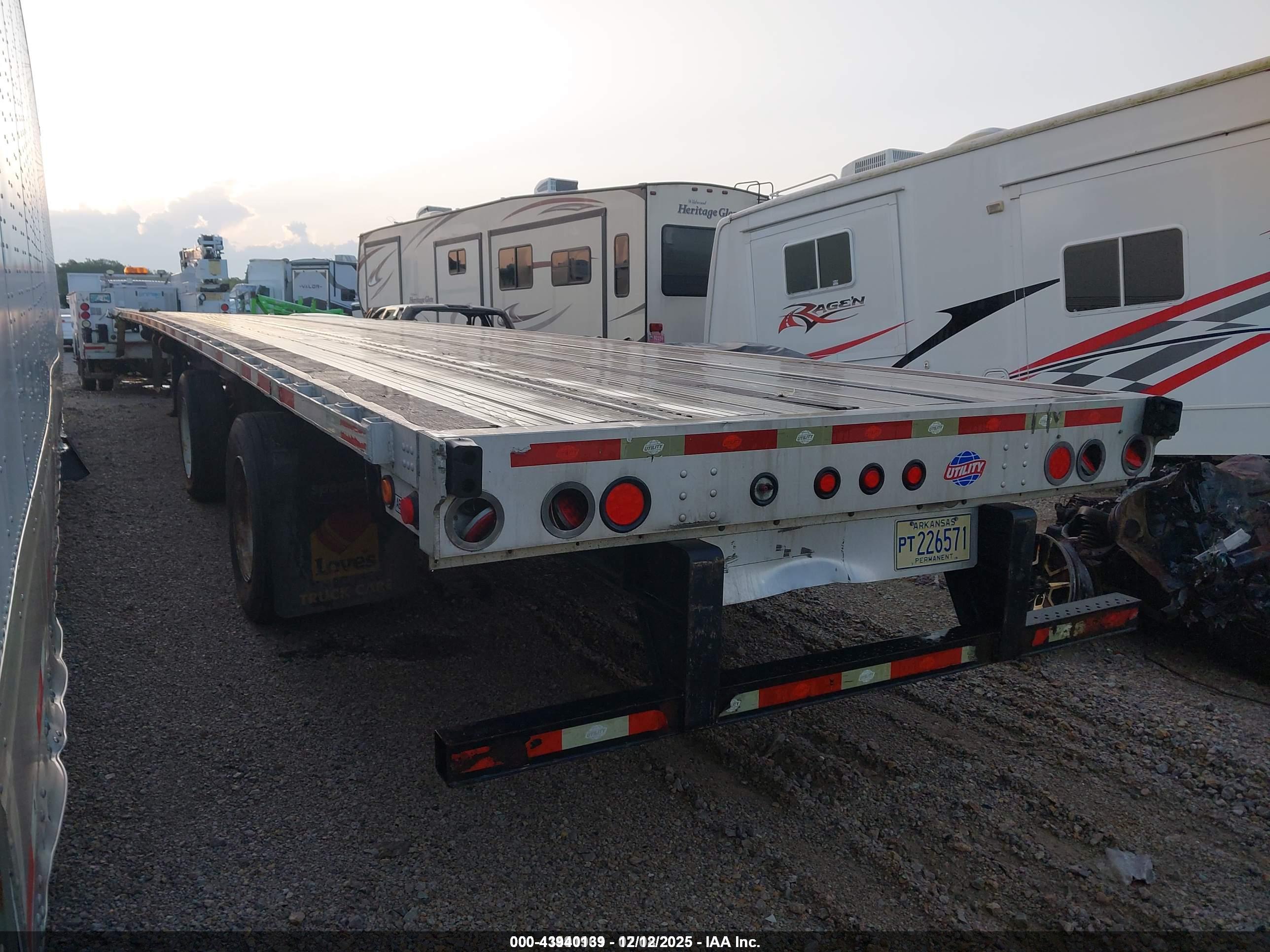 UTILITY TRAILER image 3