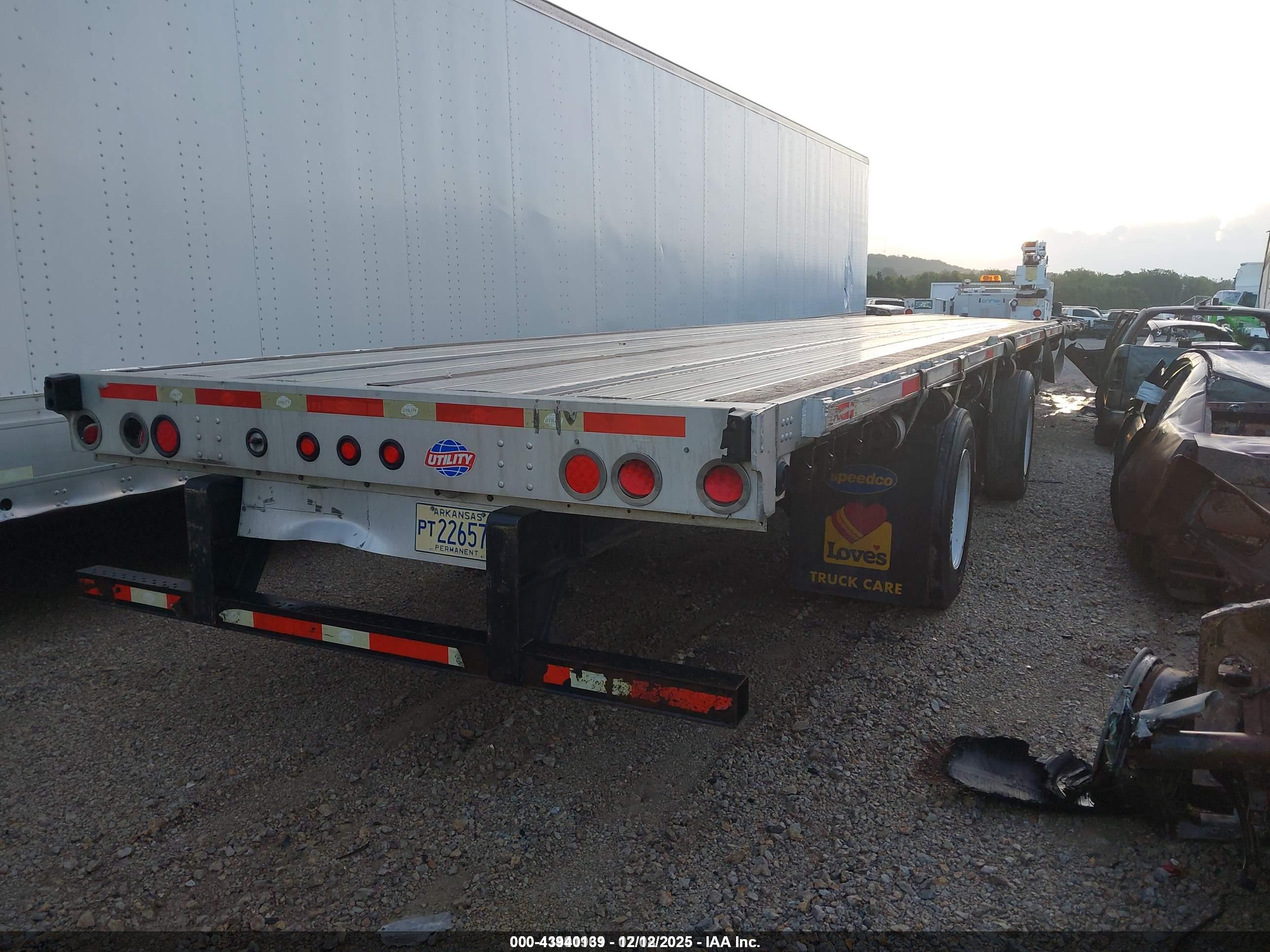 UTILITY TRAILER image 4