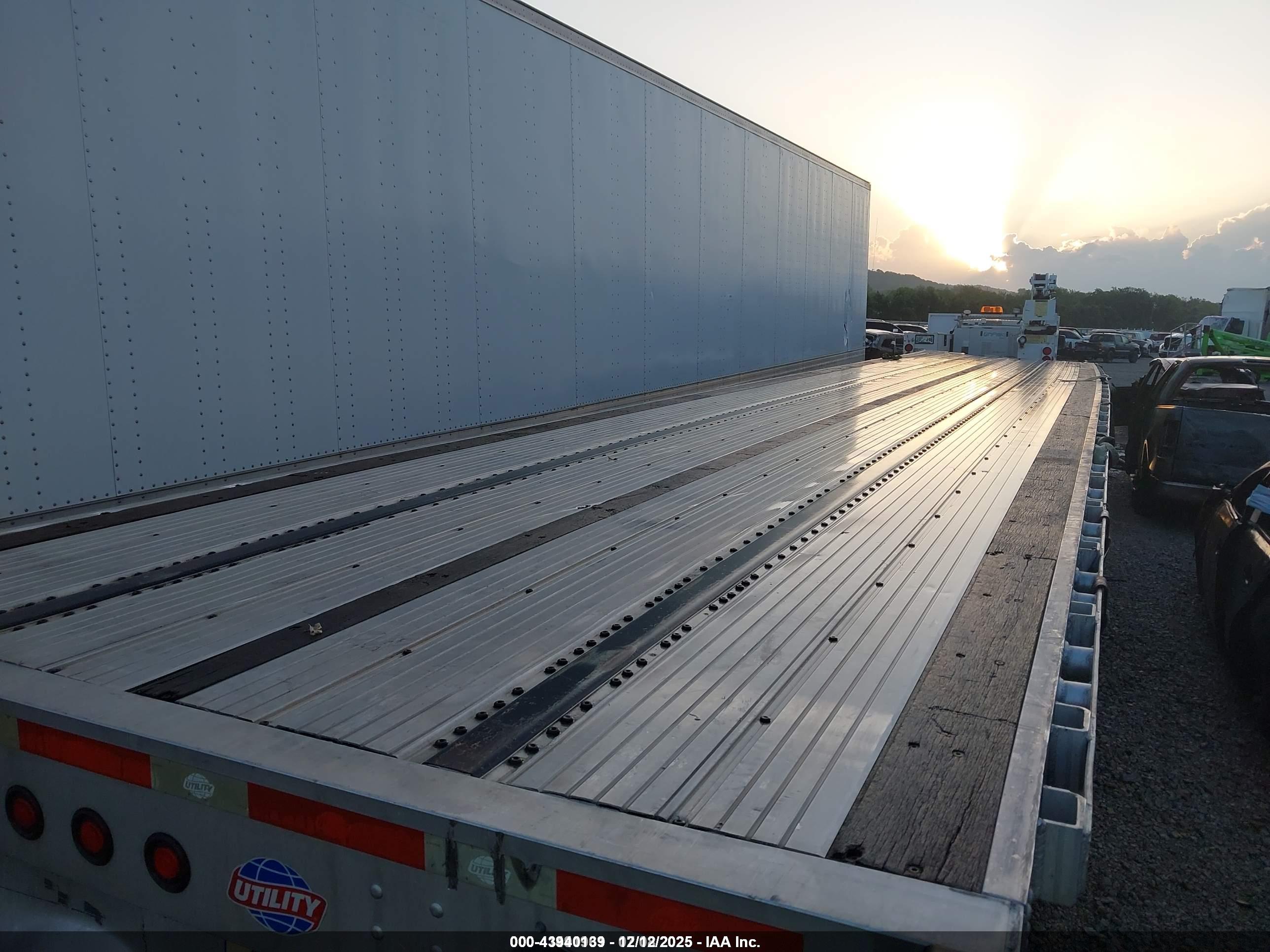 UTILITY TRAILER image 5