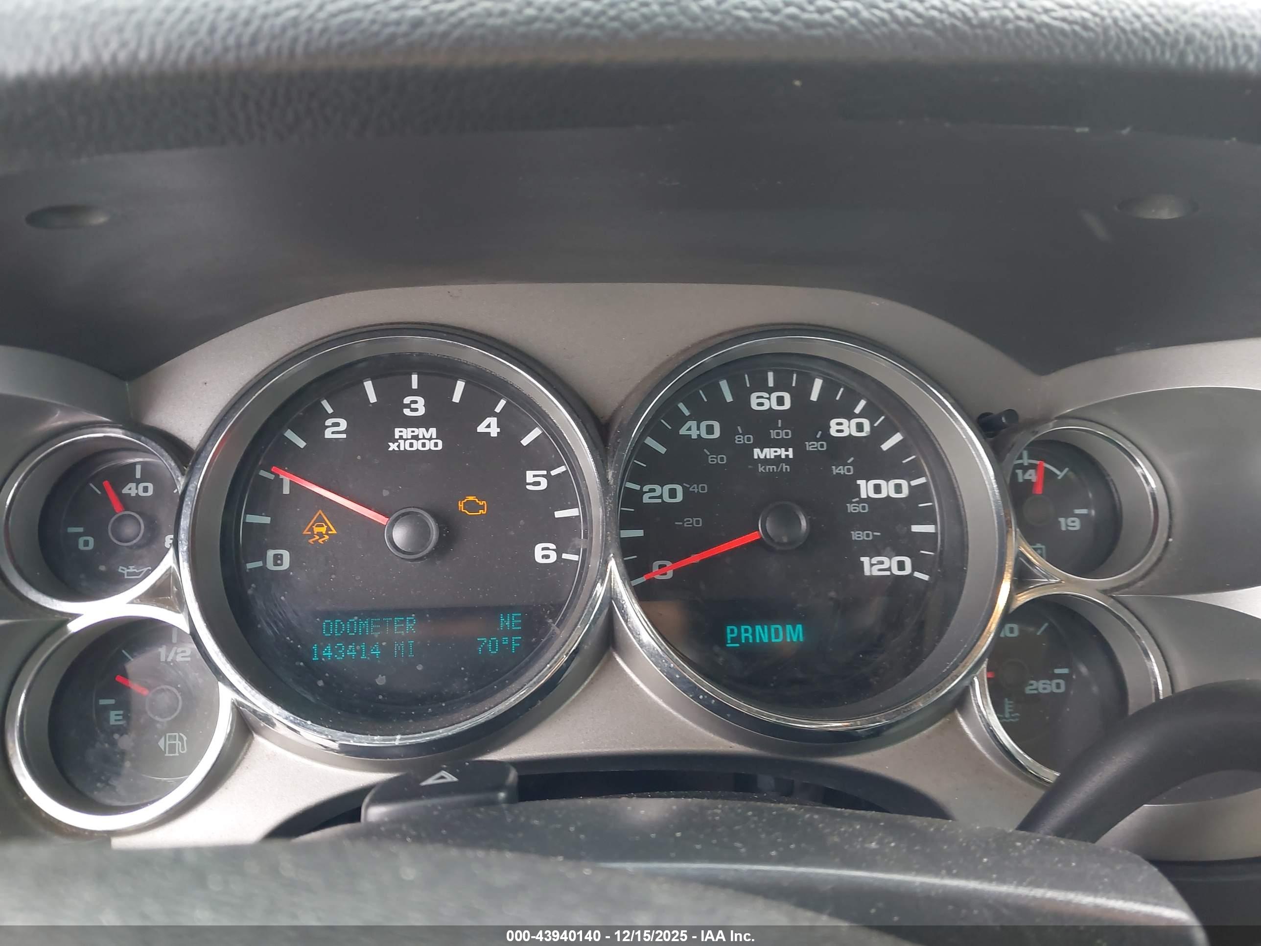 CHEVROLET SILVERADO image 7