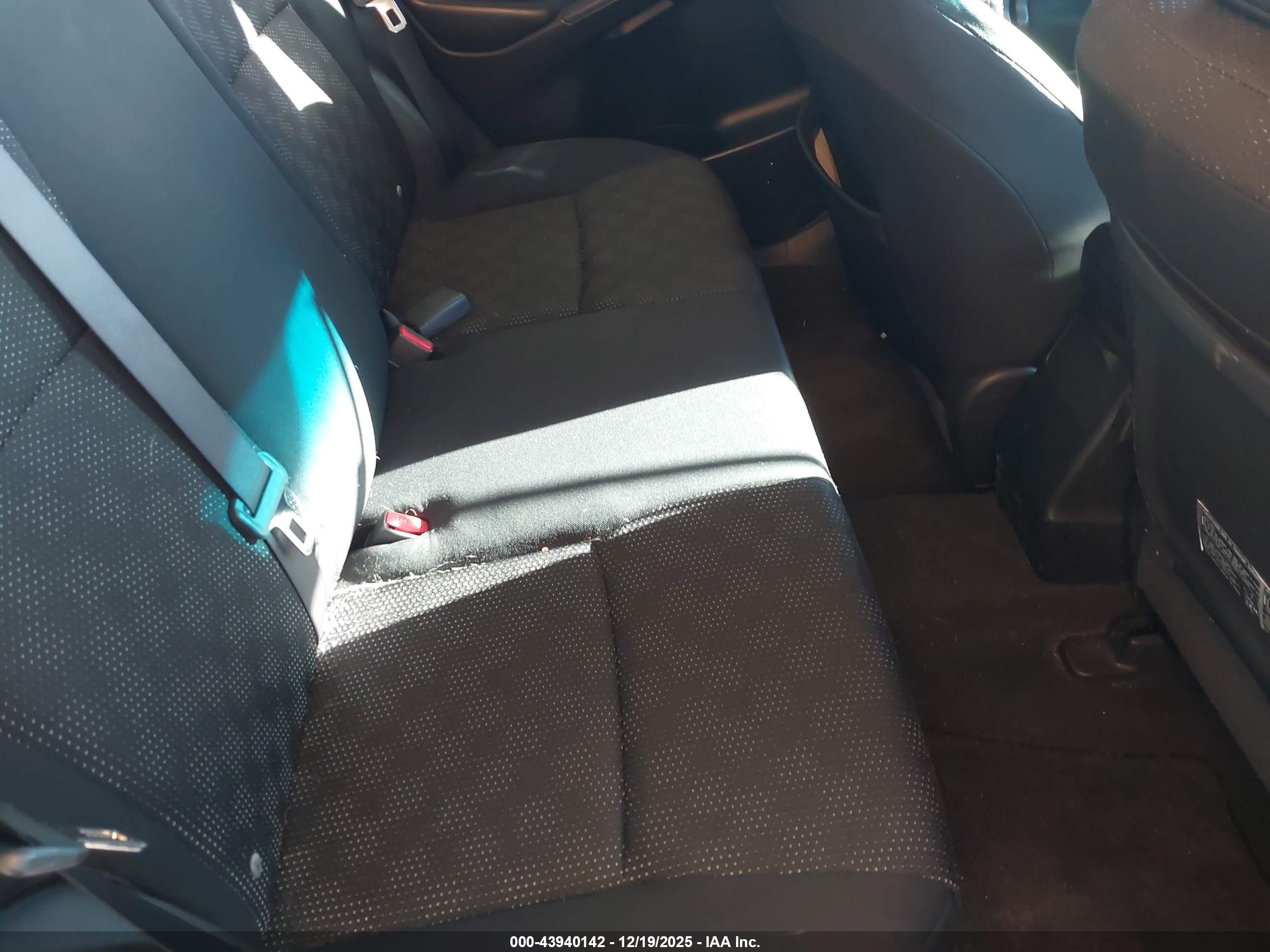 PONTIAC VIBE image 8