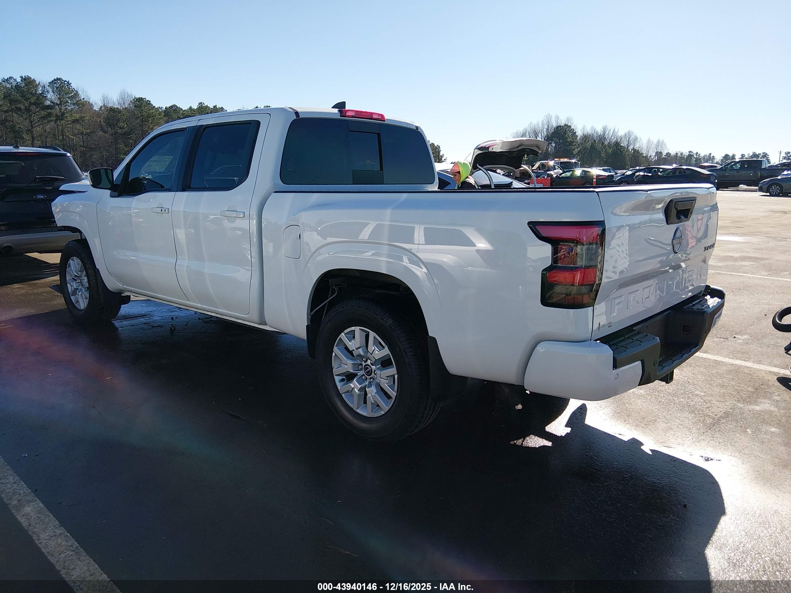 NISSAN FRONTIER image 3