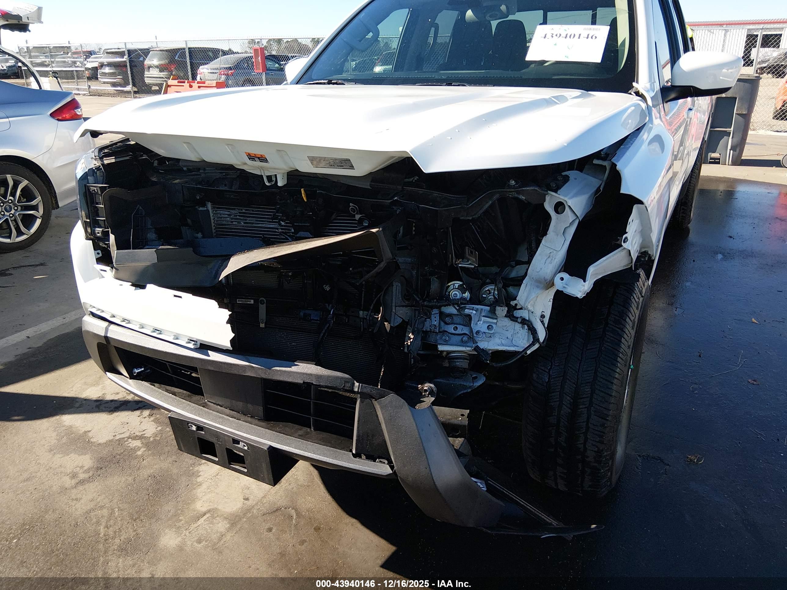 NISSAN FRONTIER image 6