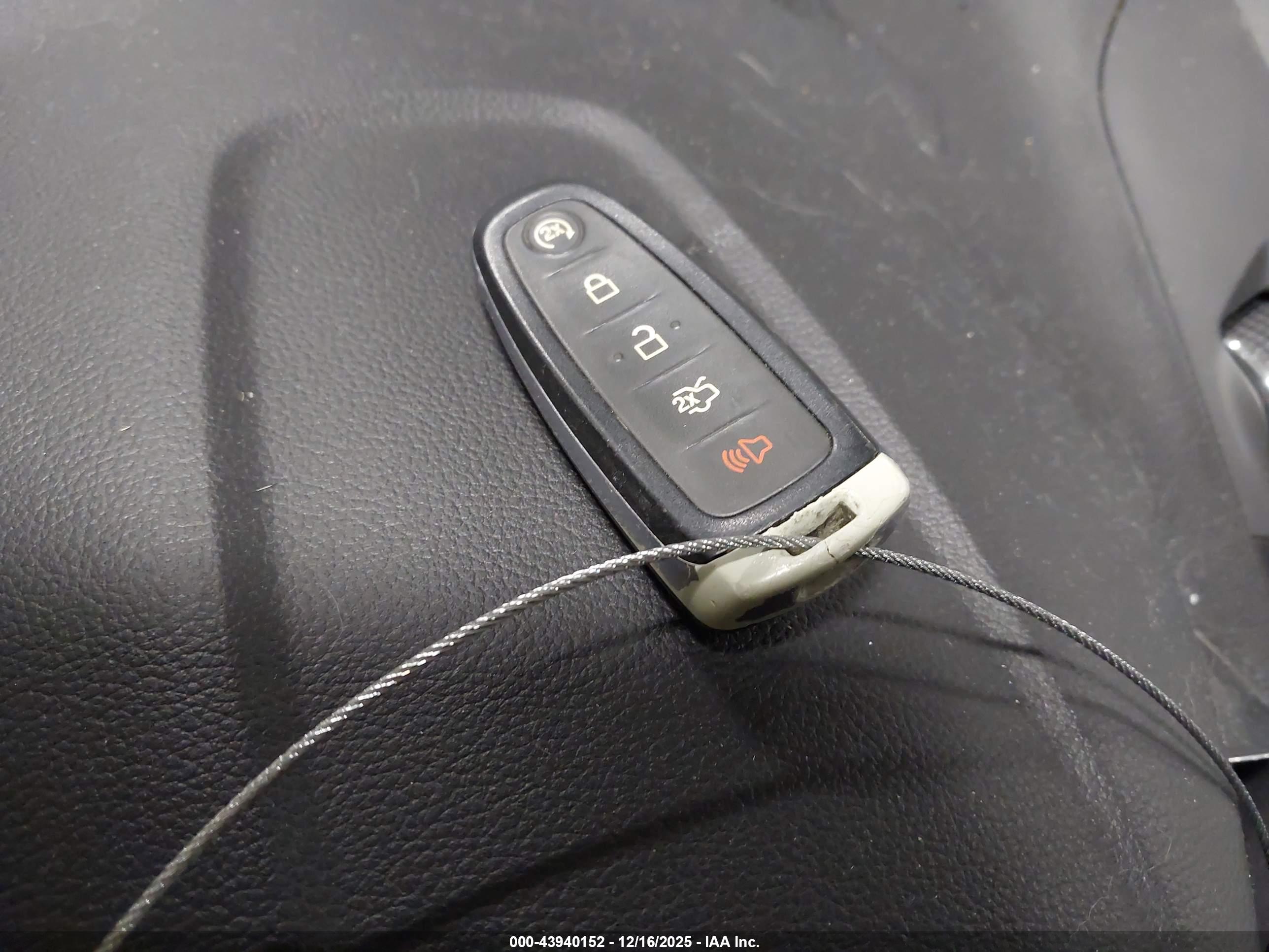 FORD ESCAPE image 11