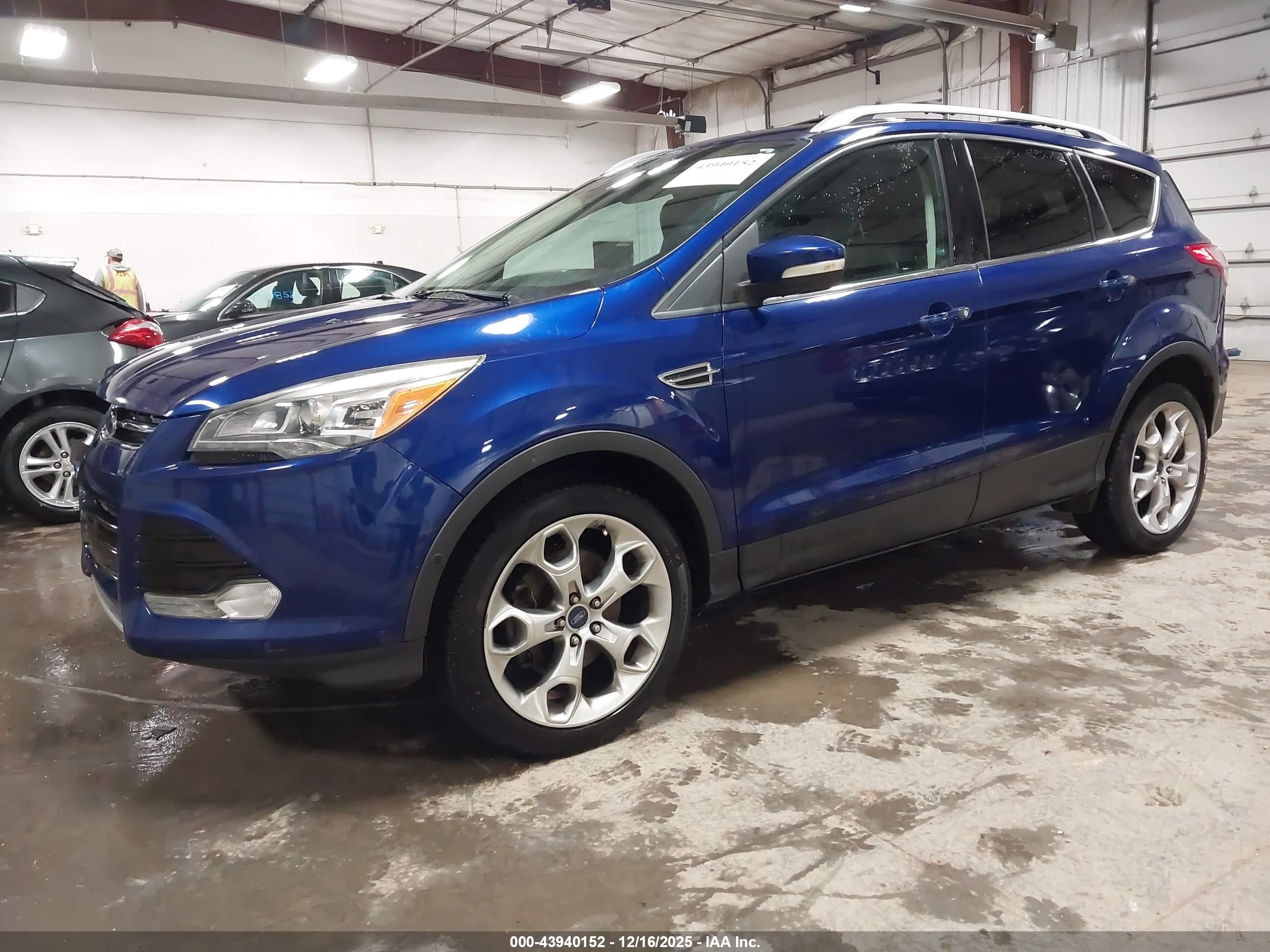 FORD ESCAPE image 2