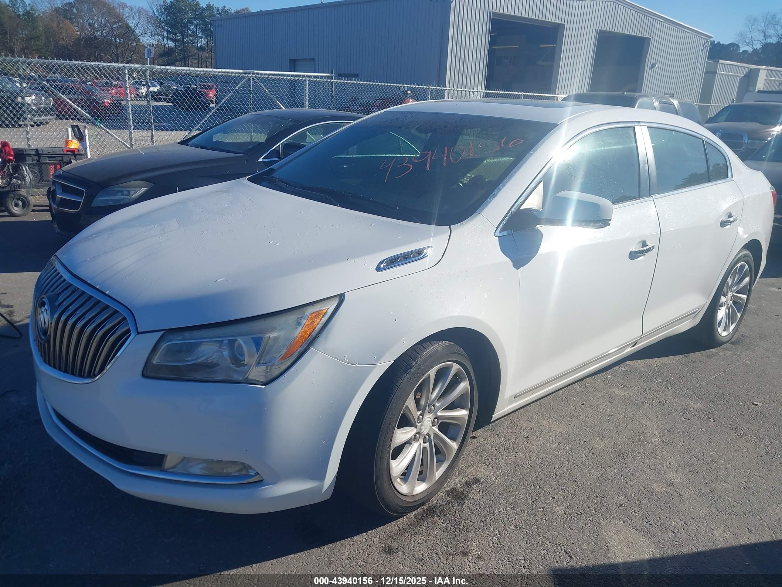 BUICK LACROSSE image 2