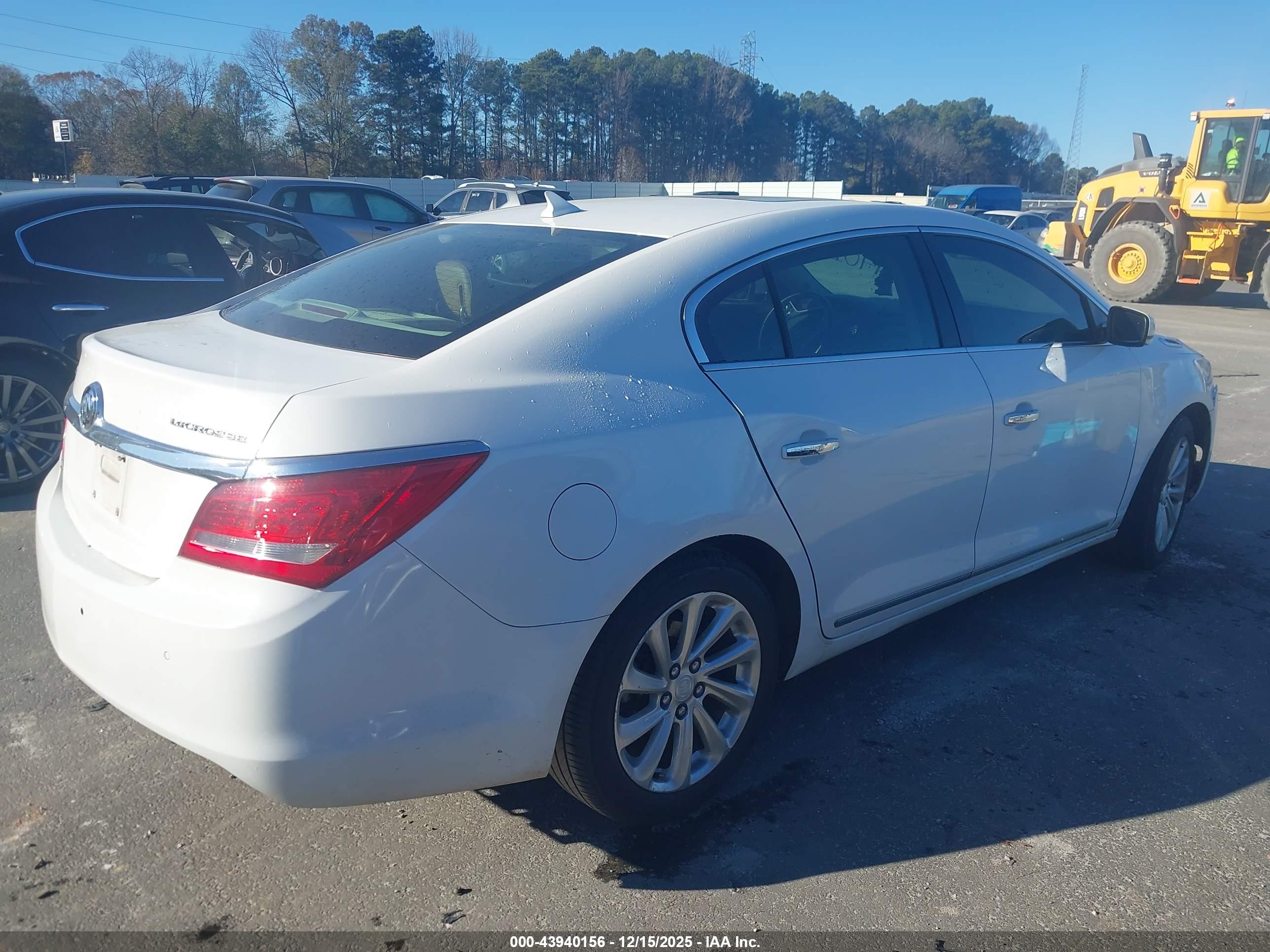 BUICK LACROSSE image 4