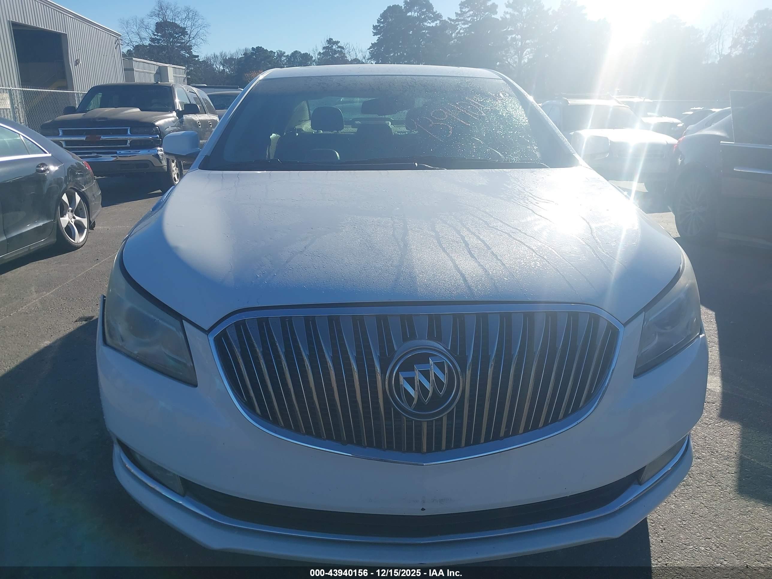 BUICK LACROSSE image 6