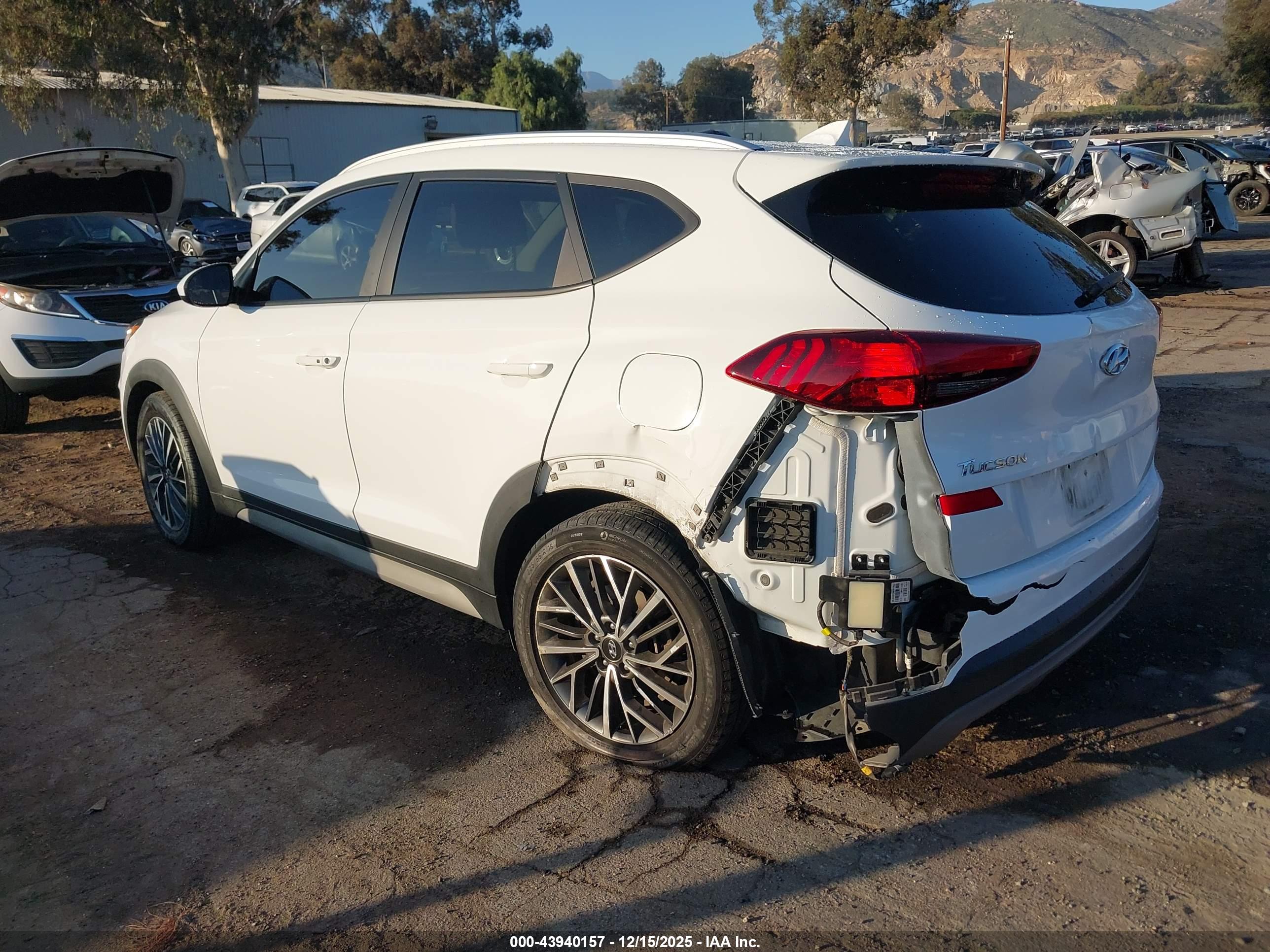 HYUNDAI TUCSON image 3