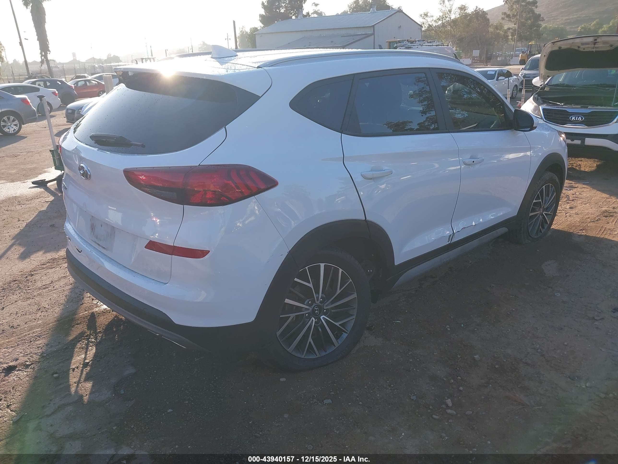 HYUNDAI TUCSON image 4