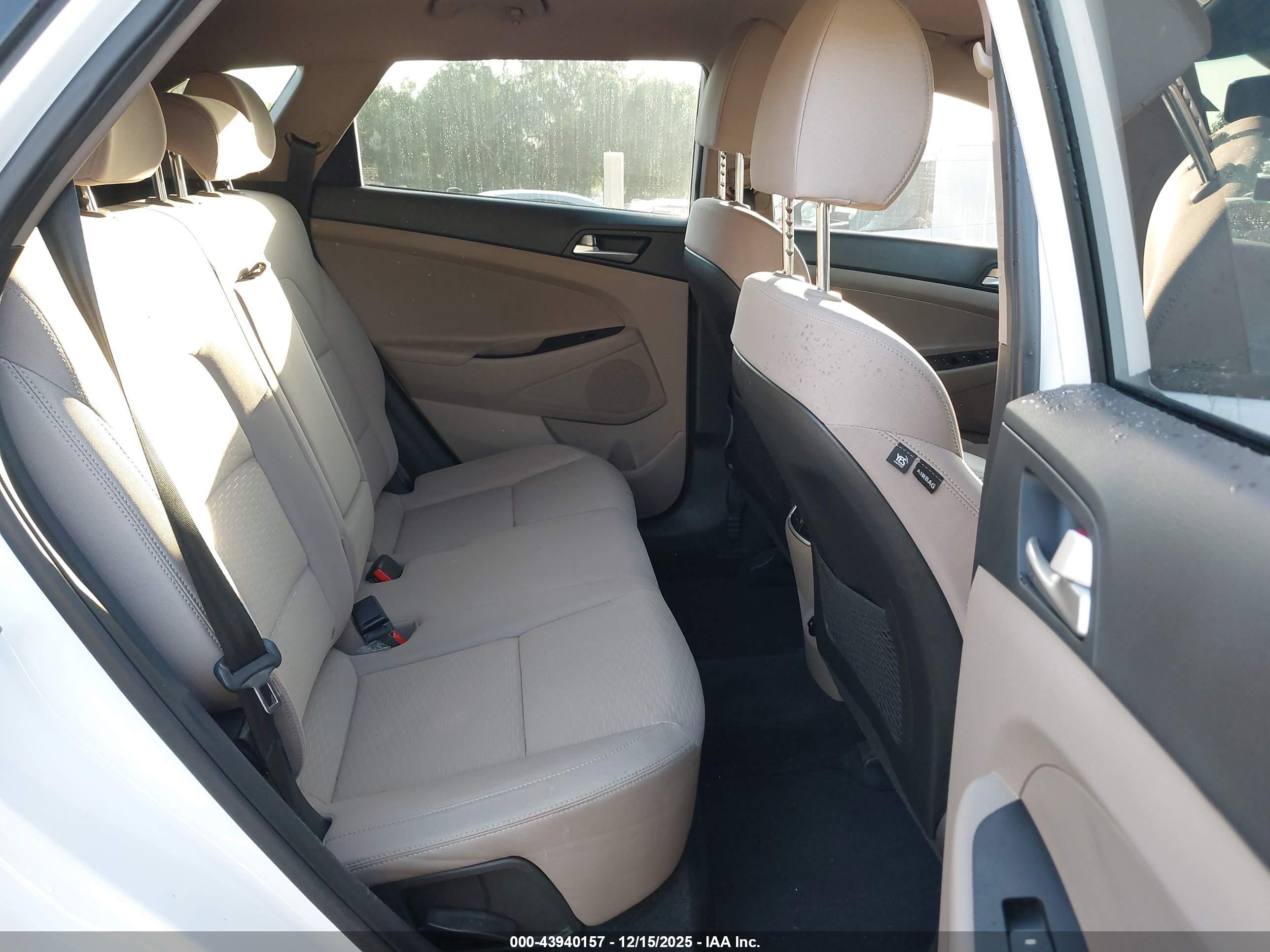 HYUNDAI TUCSON image 8