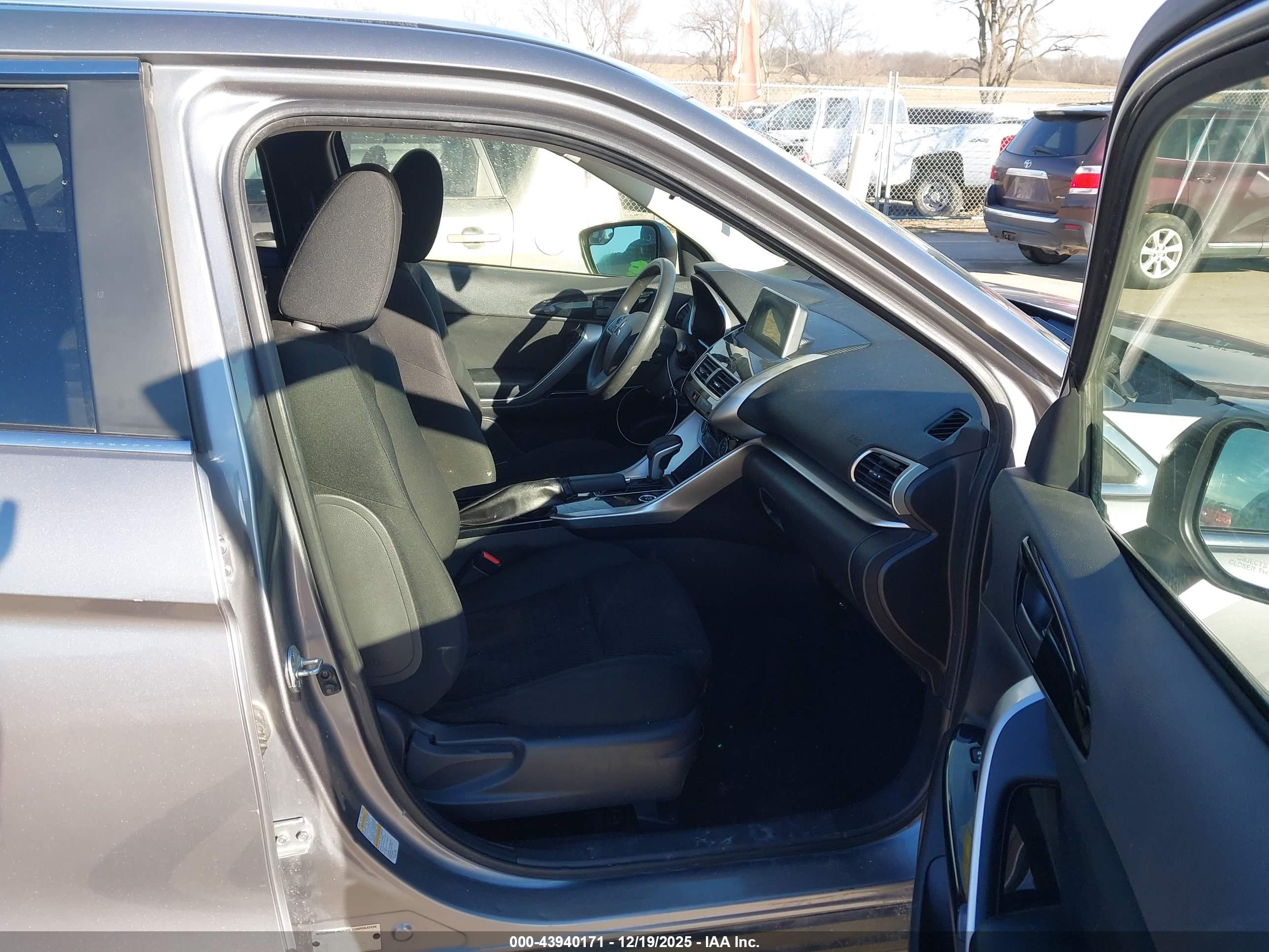 MITSUBISHI ECLIPSE image 5