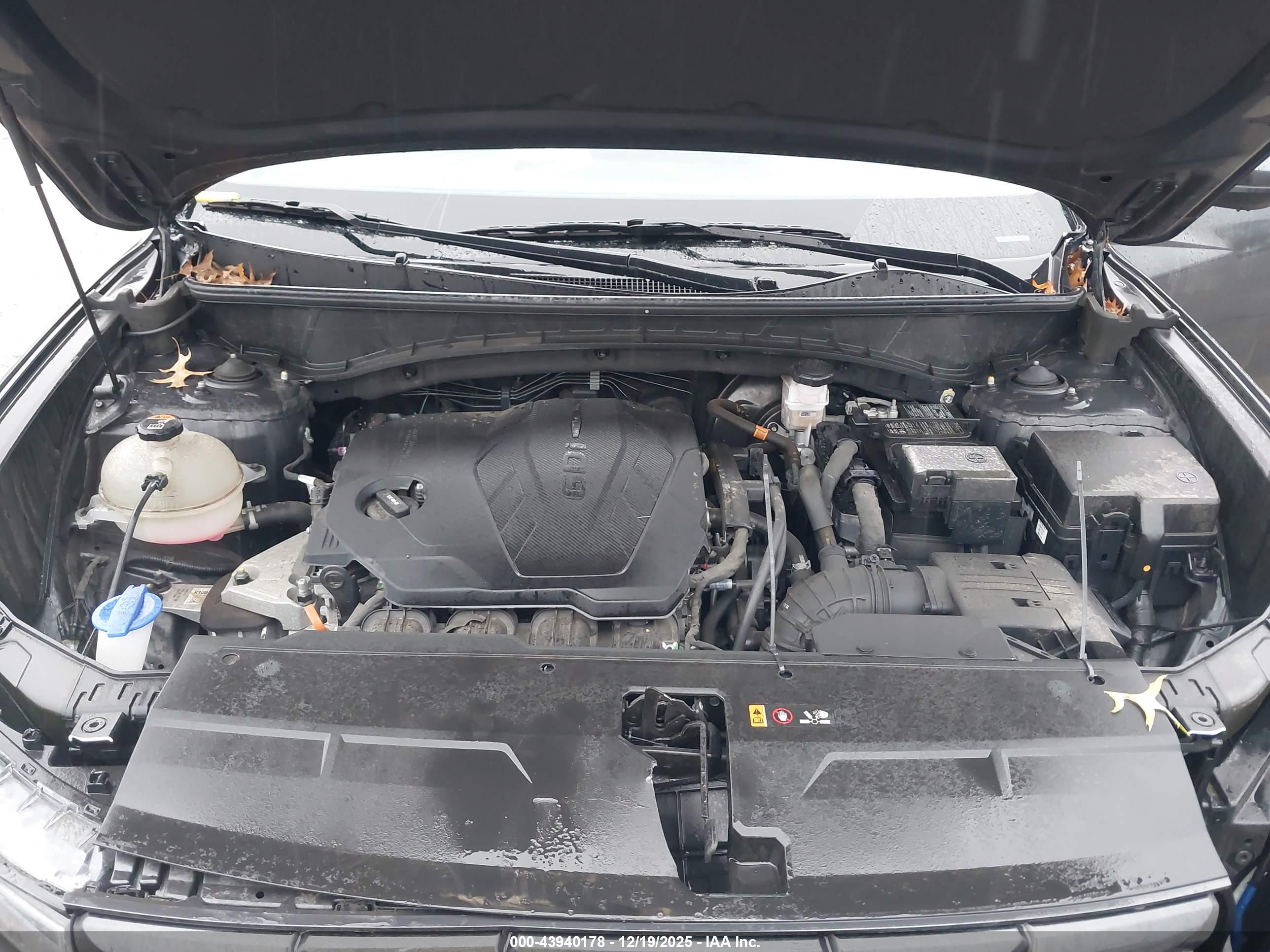 HYUNDAI TUCSON image 10