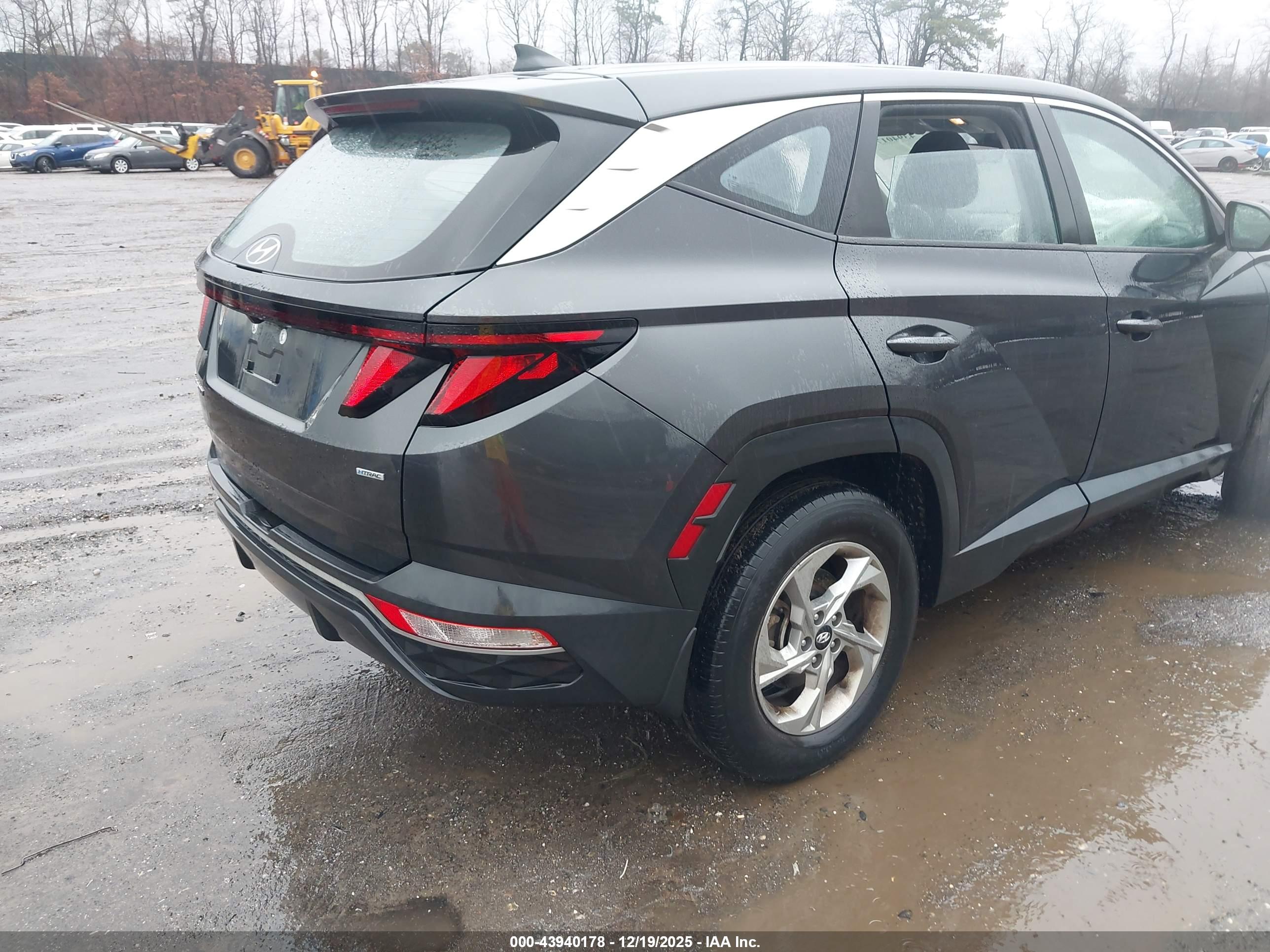 HYUNDAI TUCSON image 4