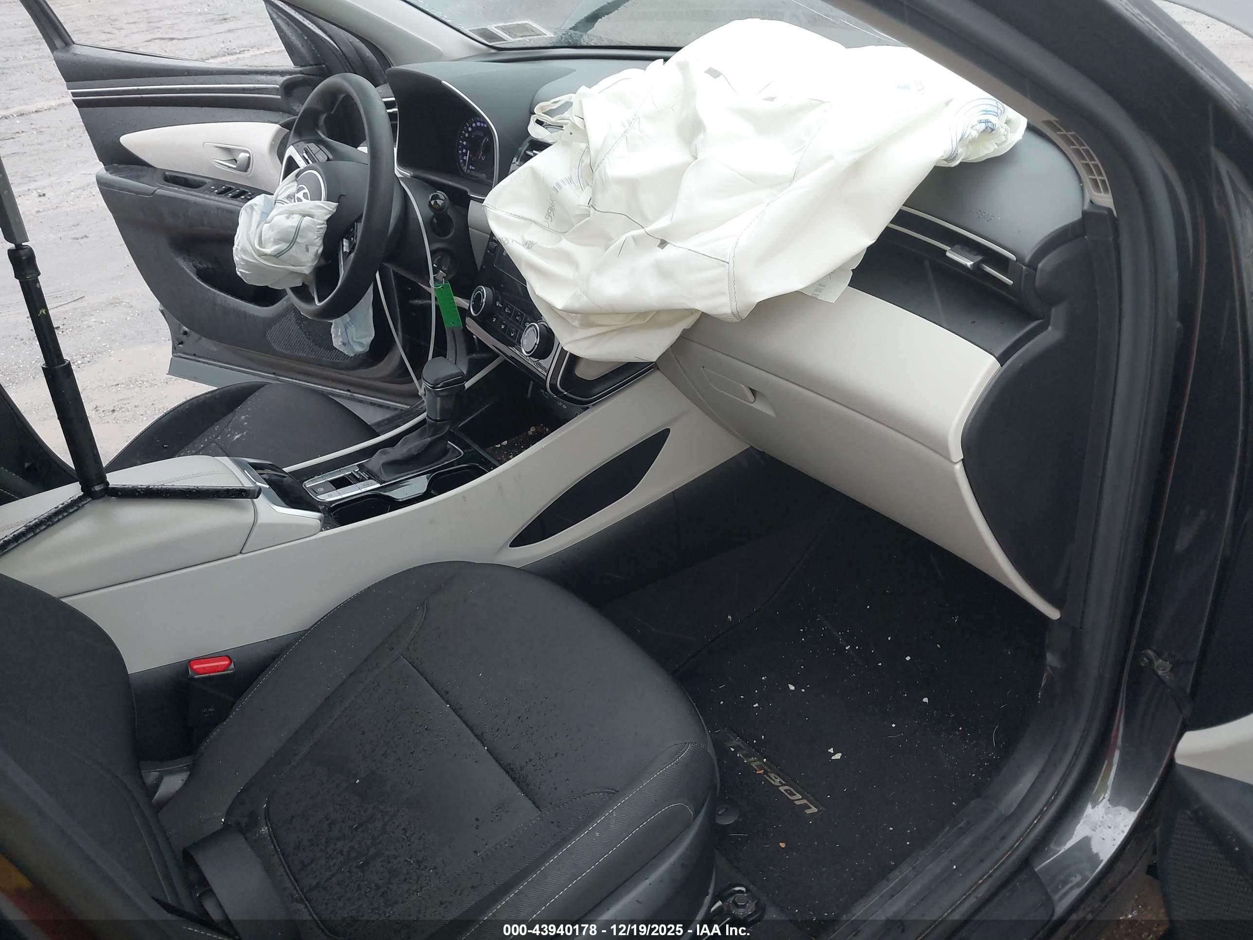 HYUNDAI TUCSON image 5