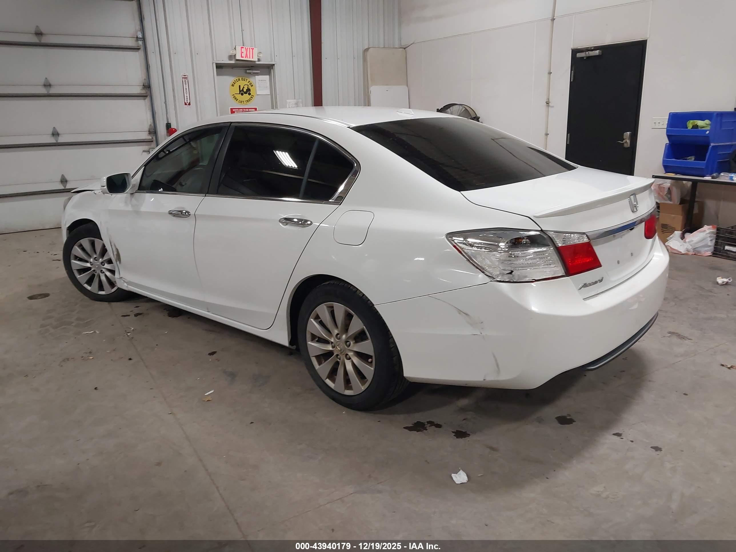 HONDA ACCORD image 3