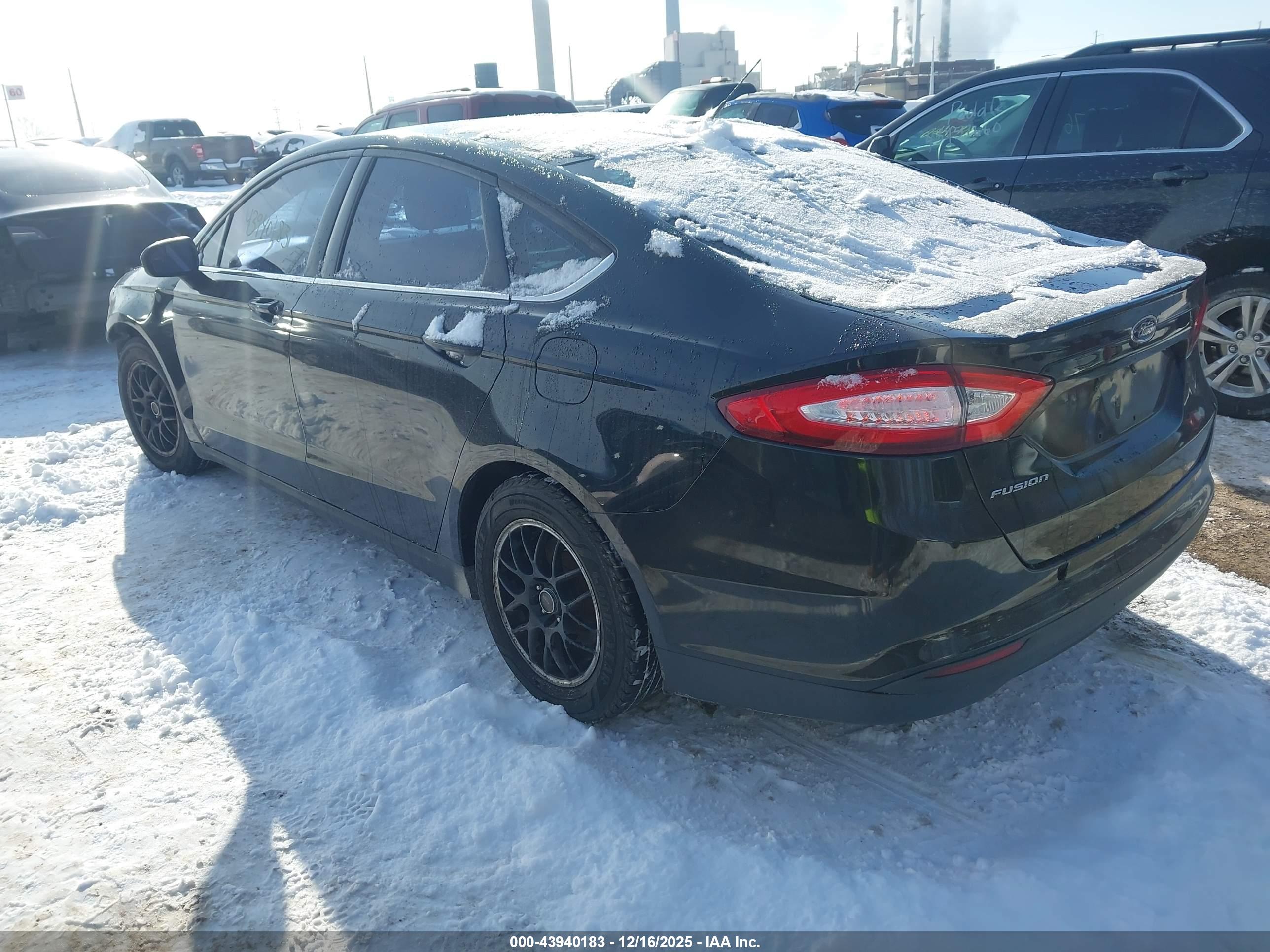 FORD FUSION image 3