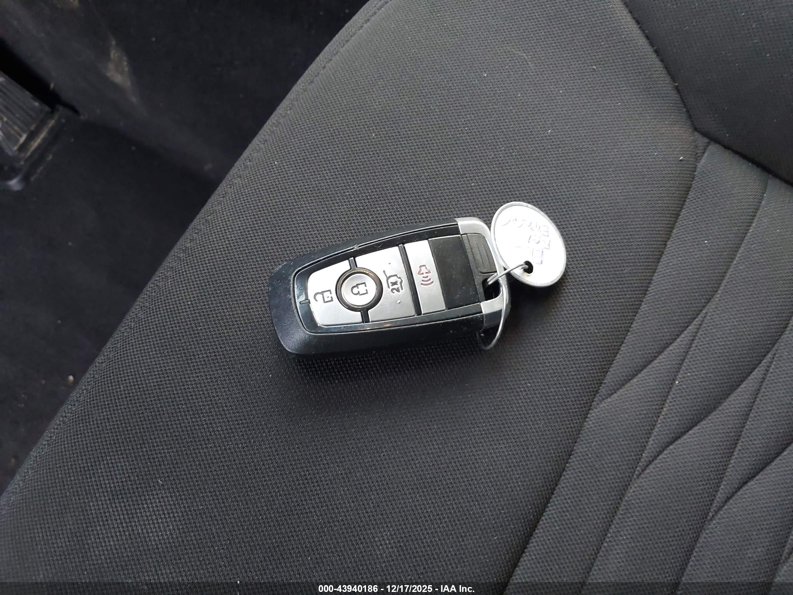FORD EXPLORER image 11