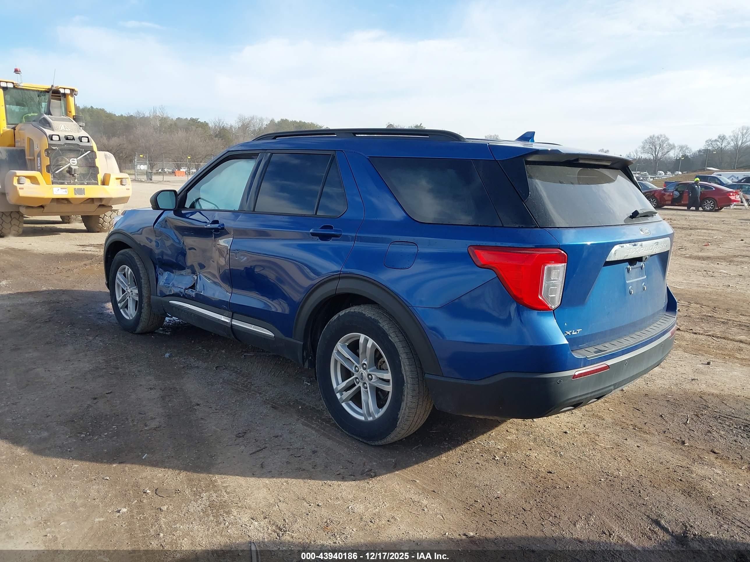 FORD EXPLORER image 3