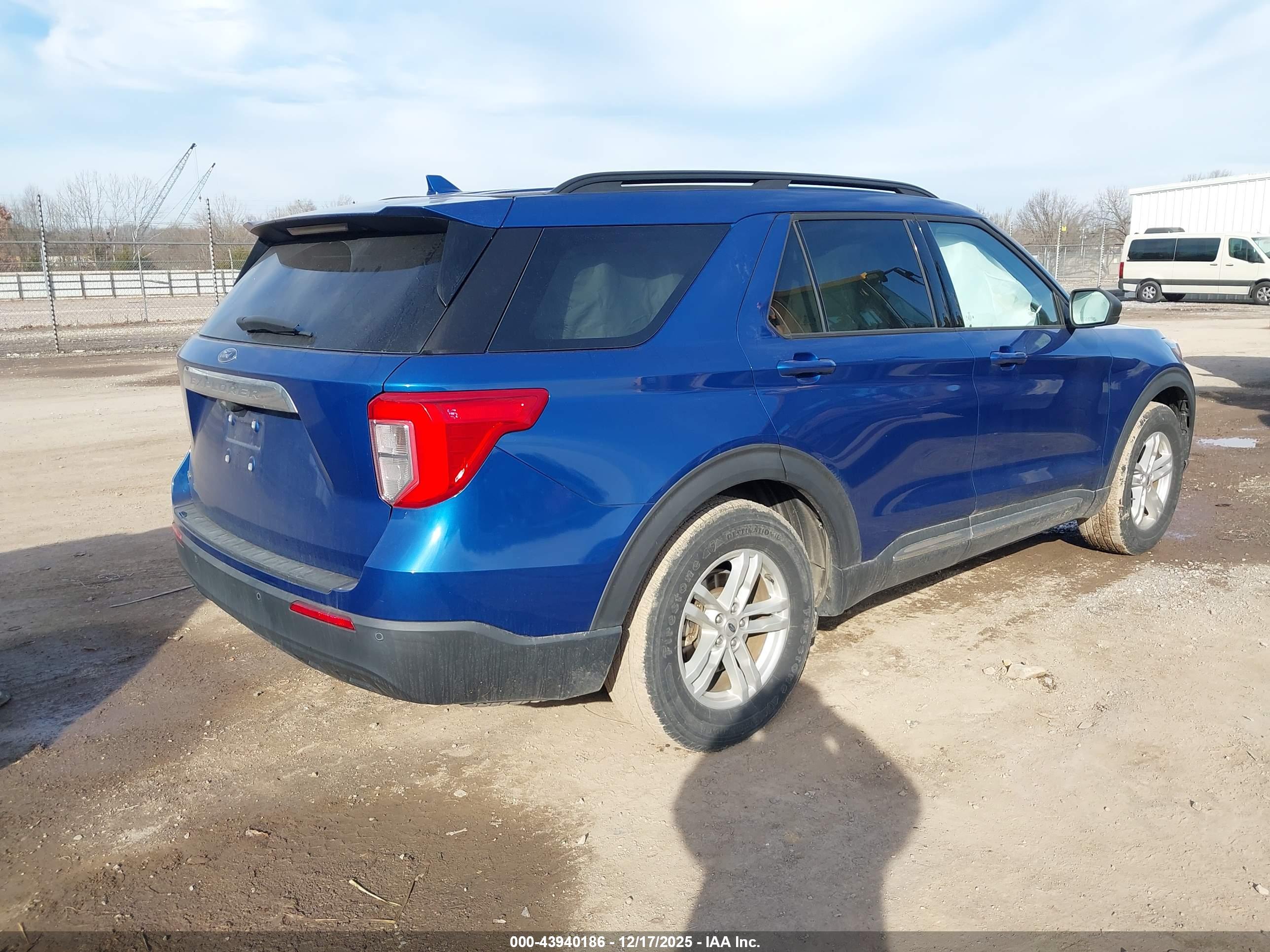 FORD EXPLORER image 4