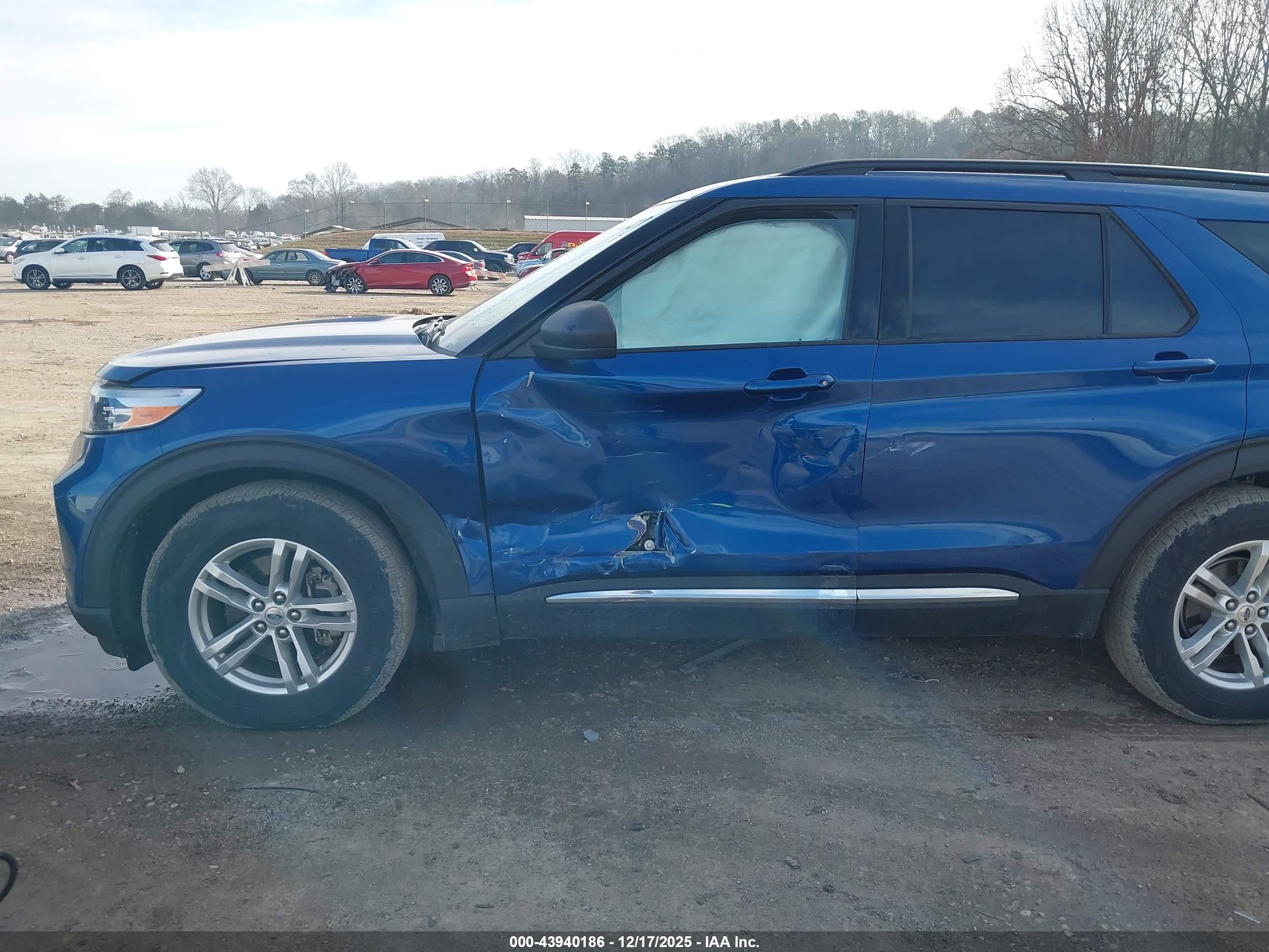 FORD EXPLORER image 6