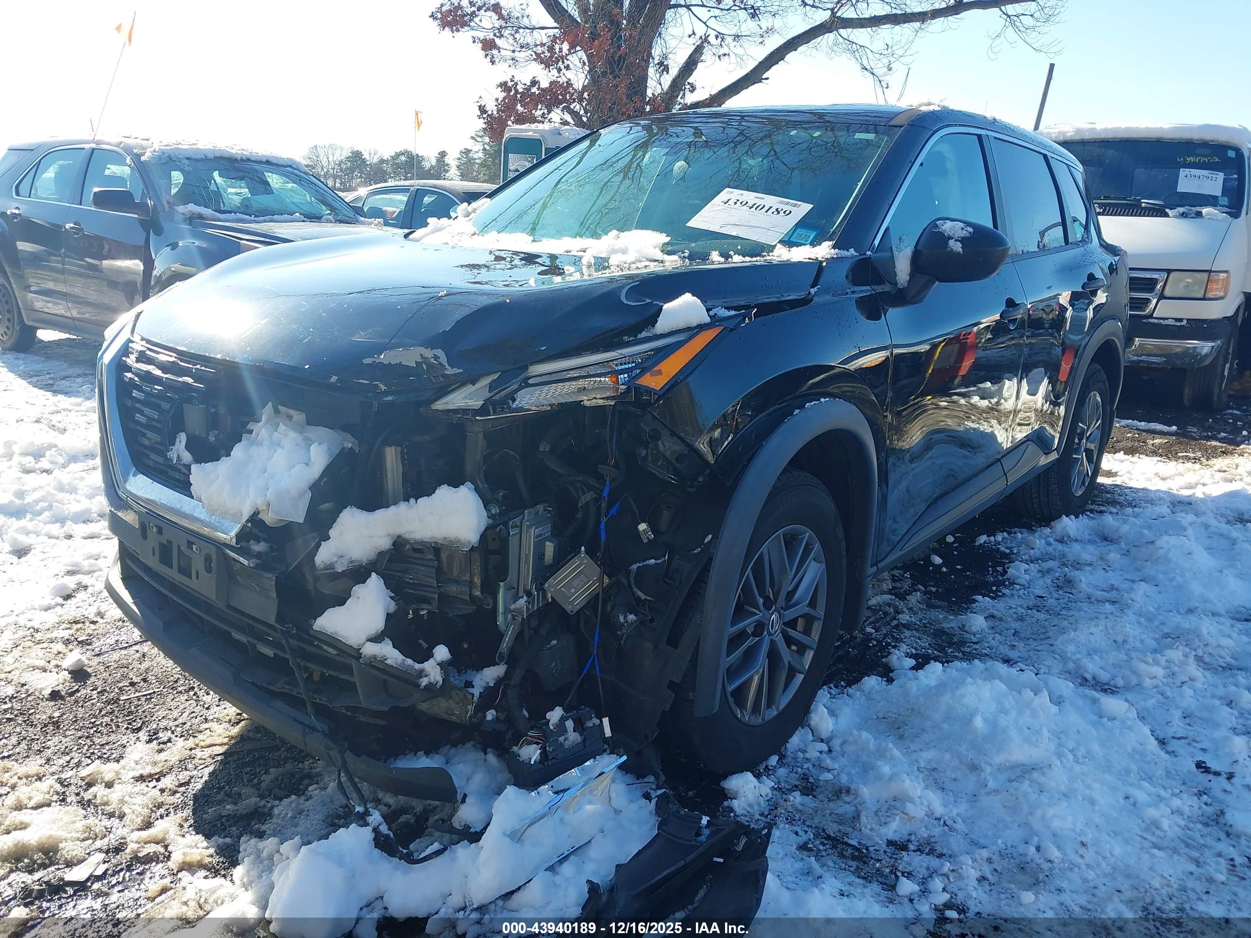 NISSAN ROGUE image 2