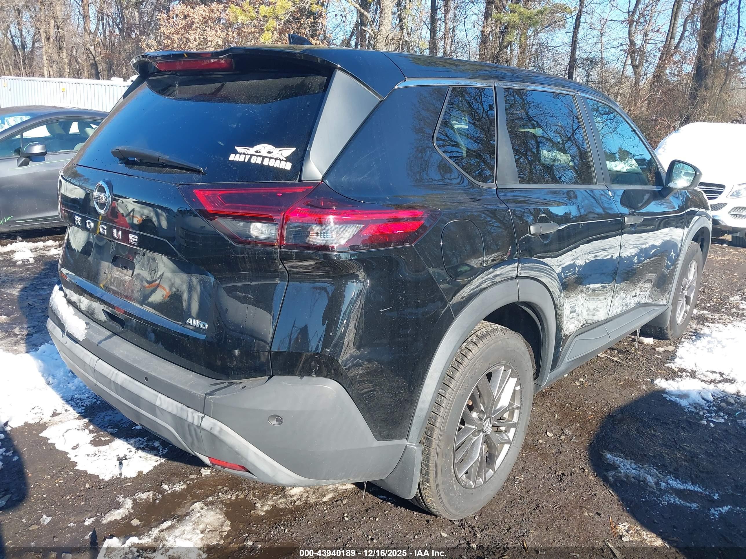 NISSAN ROGUE image 4