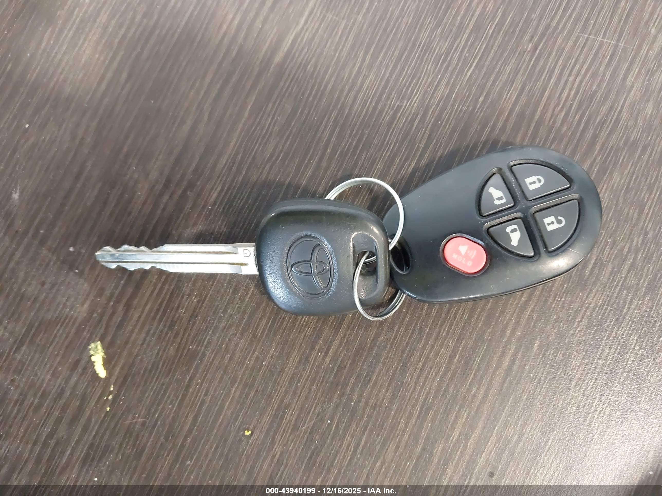 TOYOTA SIENNA image 11