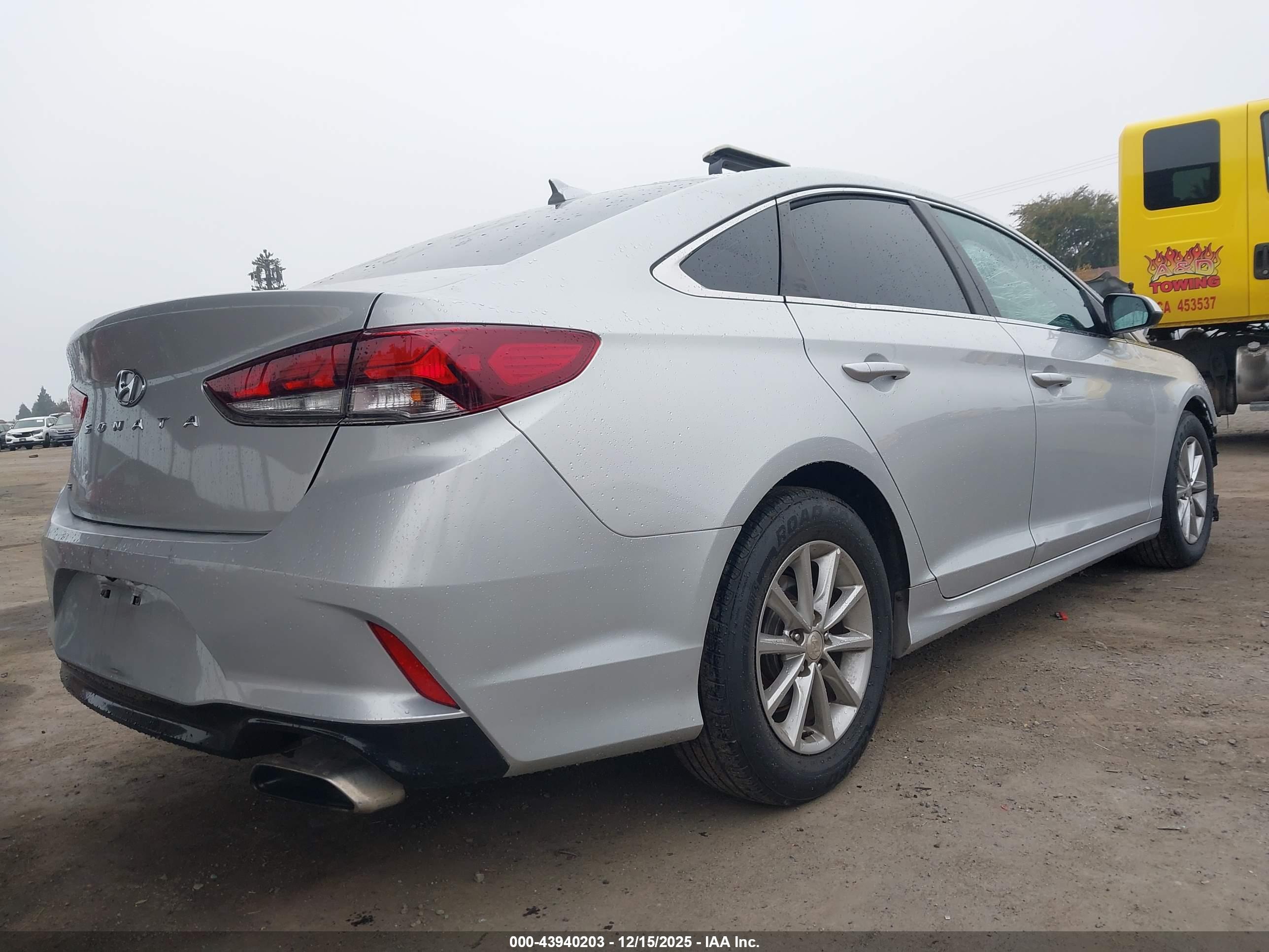 HYUNDAI SONATA image 4