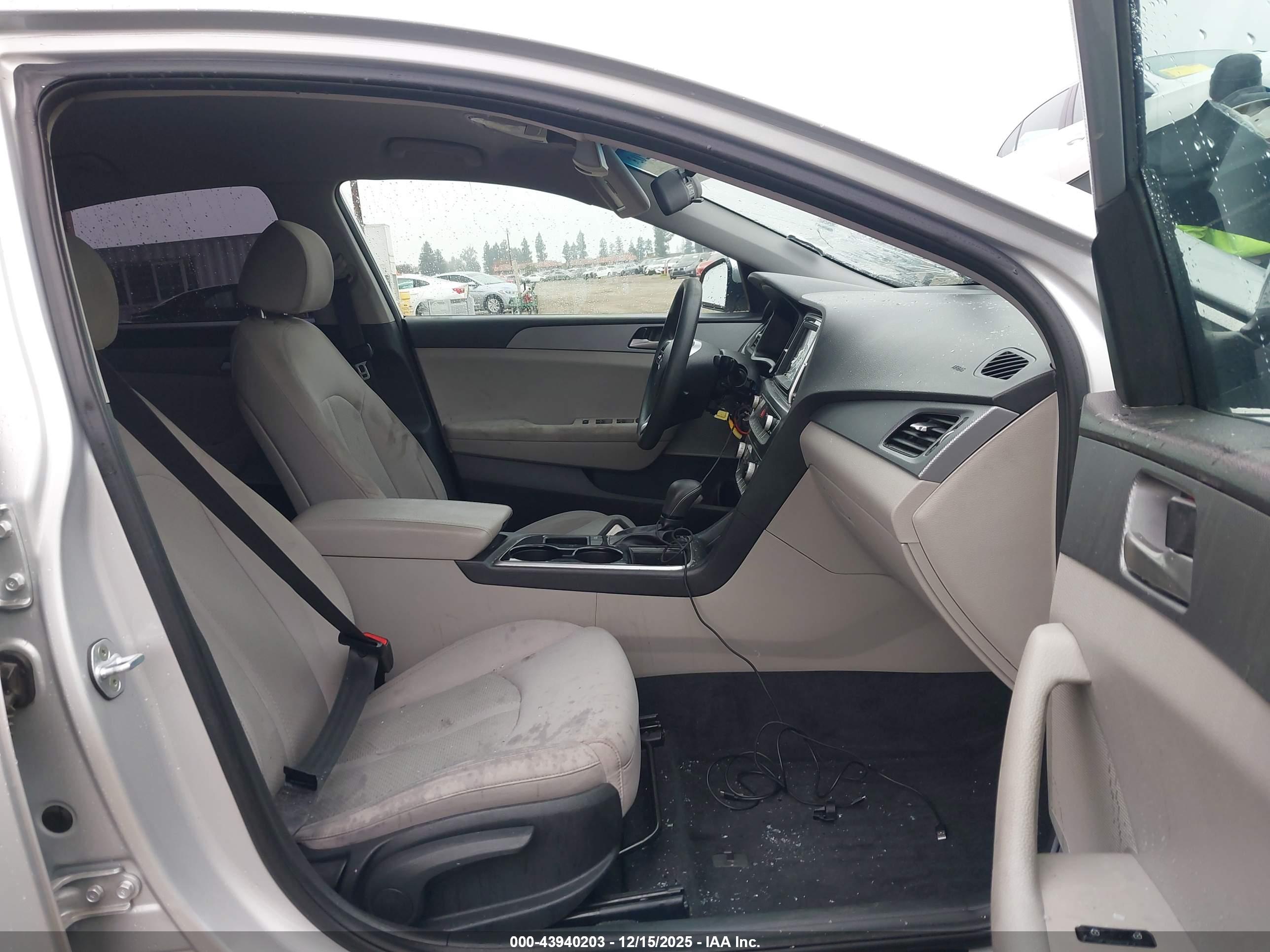 HYUNDAI SONATA image 5