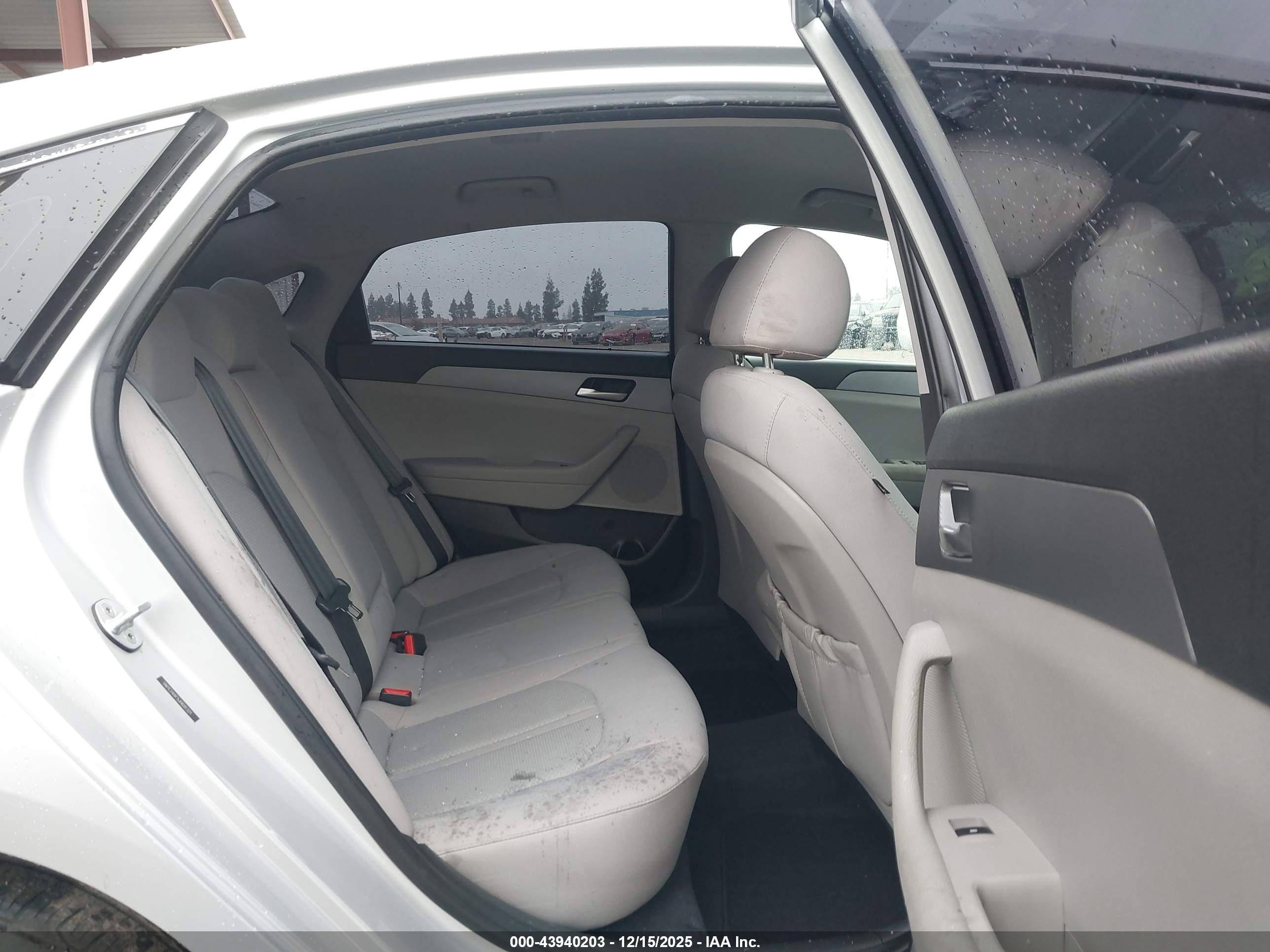 HYUNDAI SONATA image 8