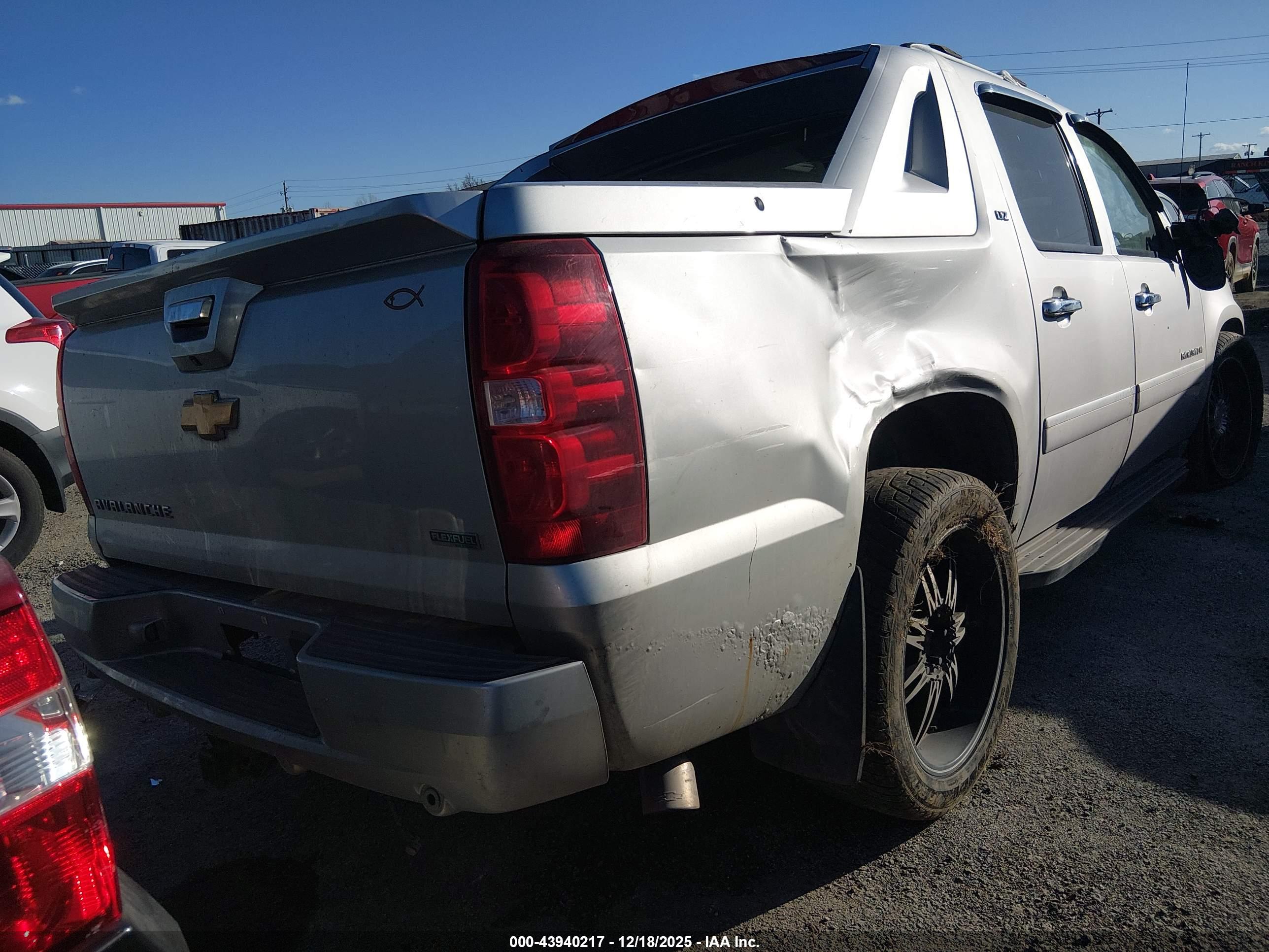 CHEVROLET AVALANCHE image 4