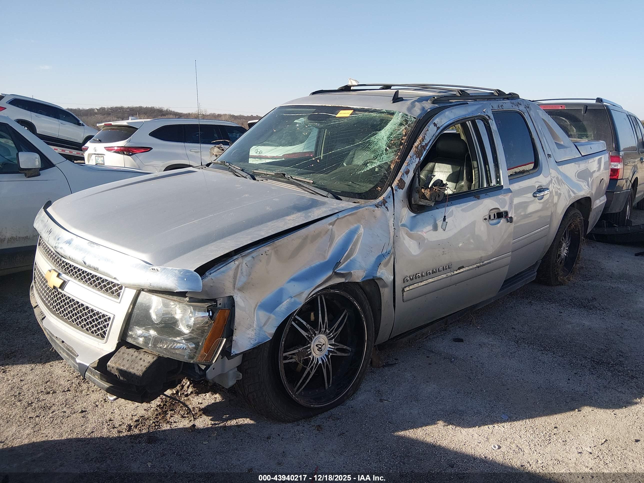 CHEVROLET AVALANCHE image 6