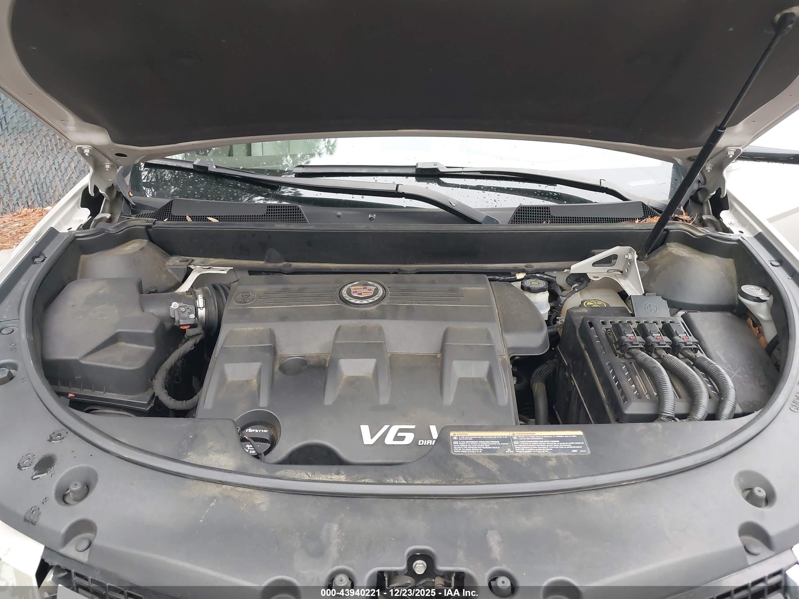 CADILLAC SRX image 10