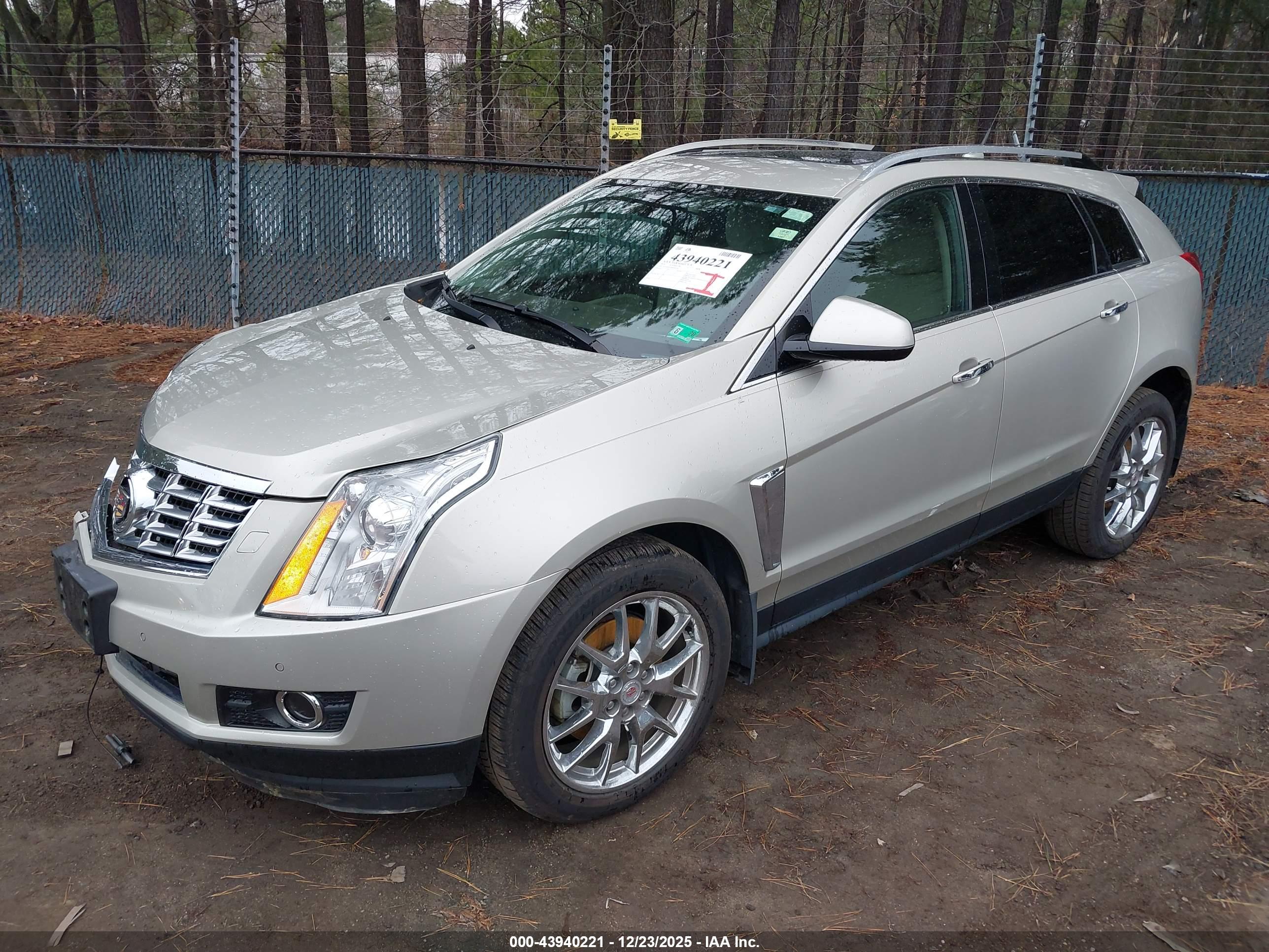 CADILLAC SRX image 2