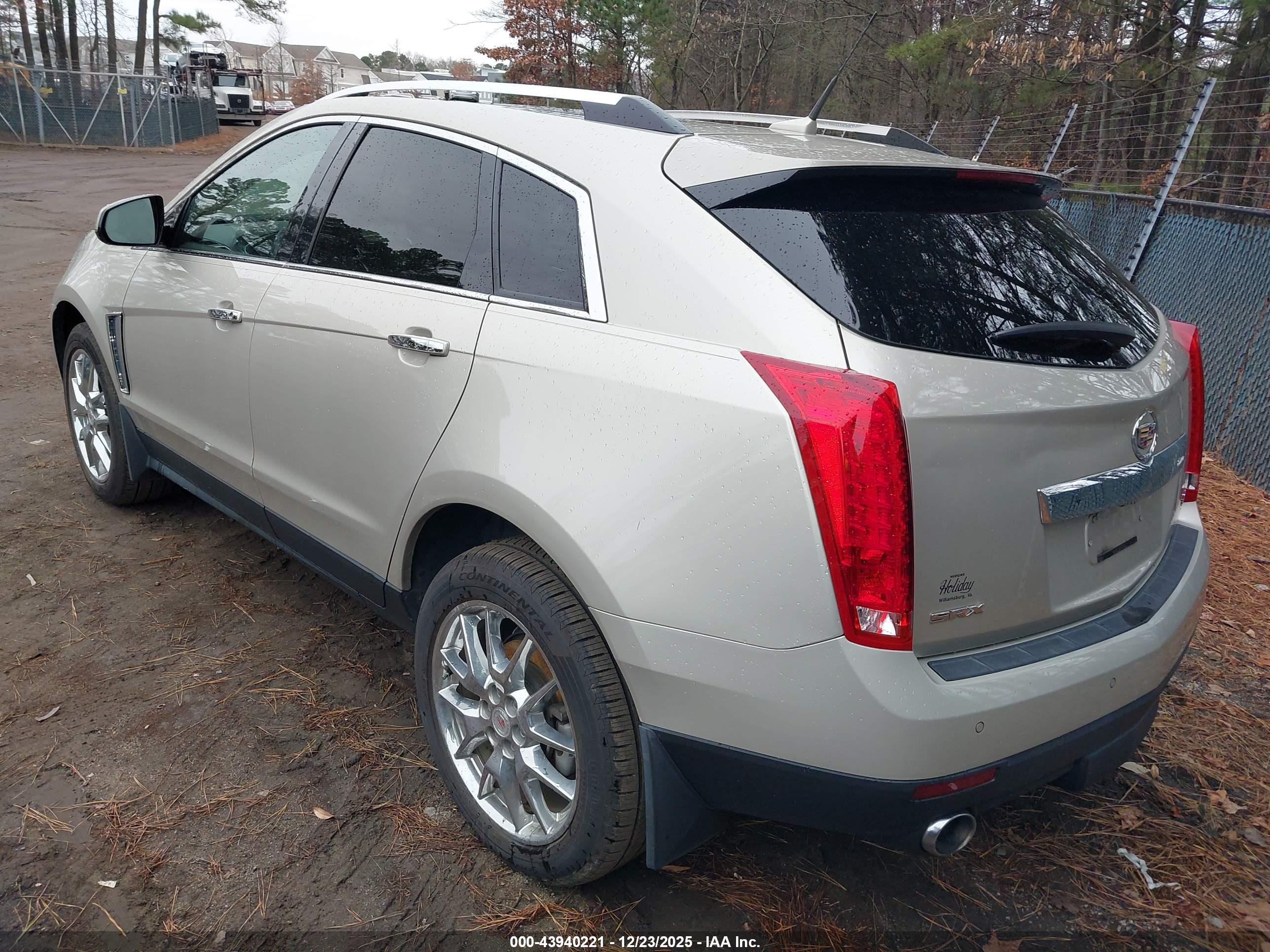 CADILLAC SRX image 3