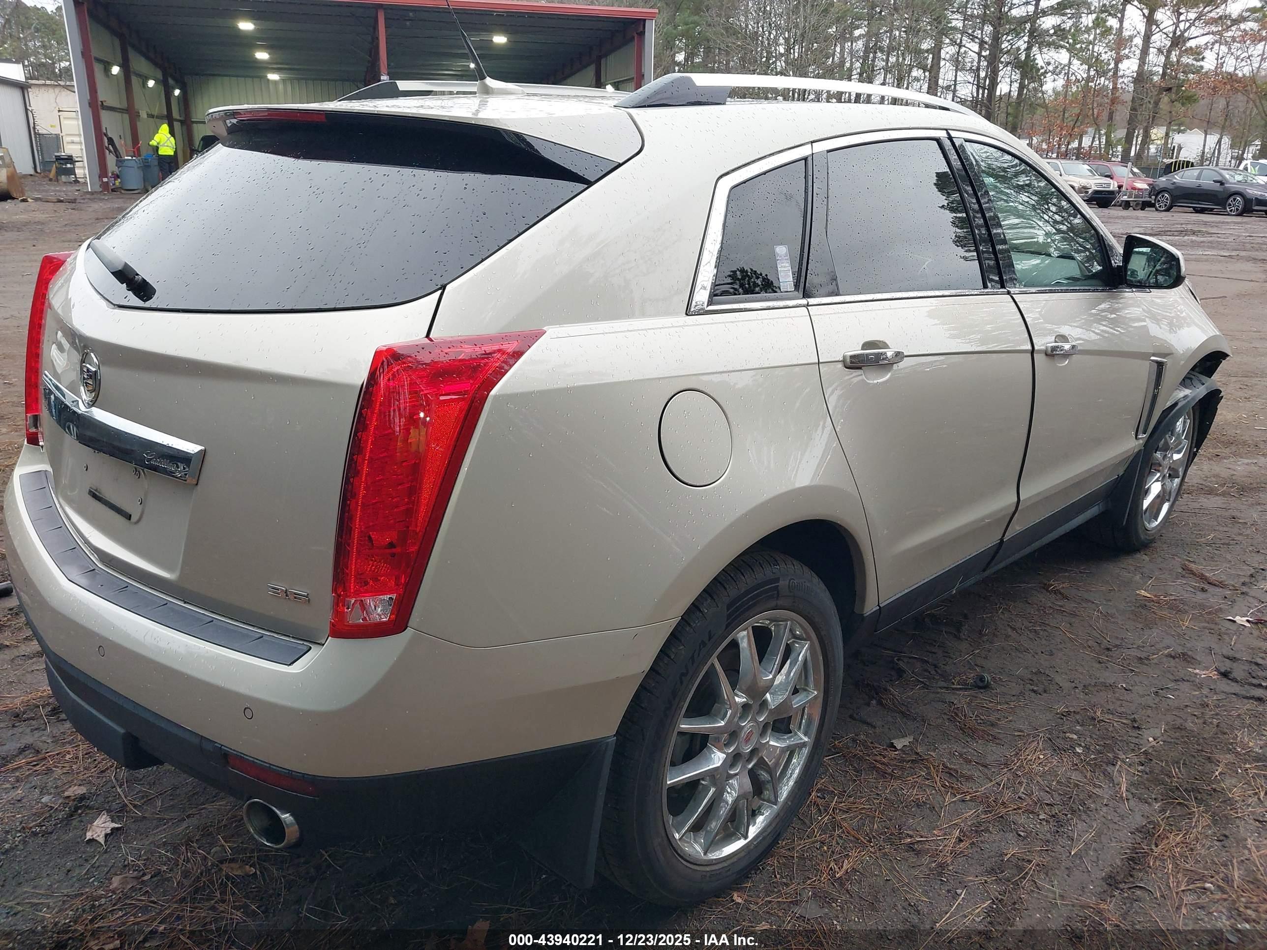 CADILLAC SRX image 4