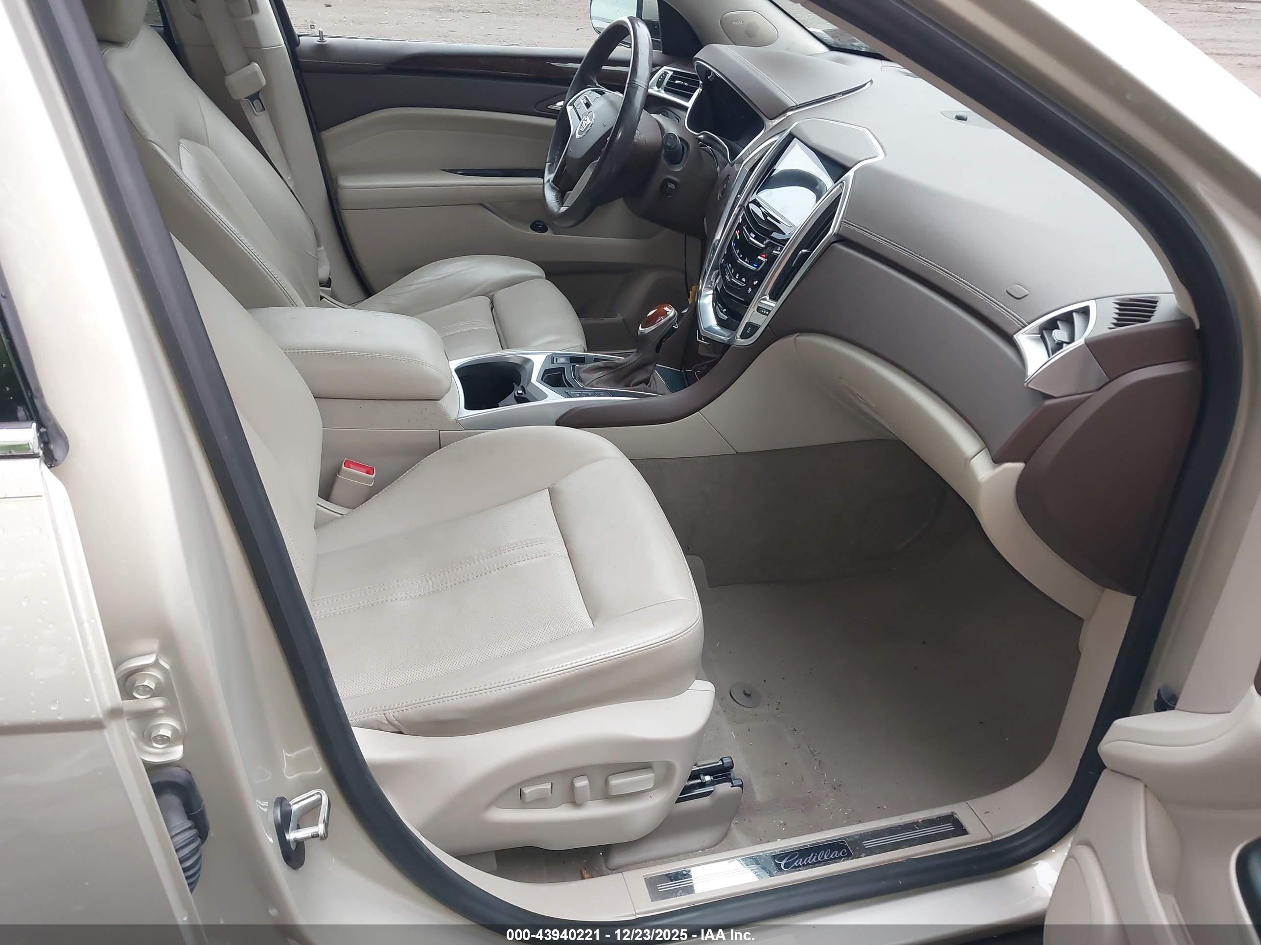 CADILLAC SRX image 5