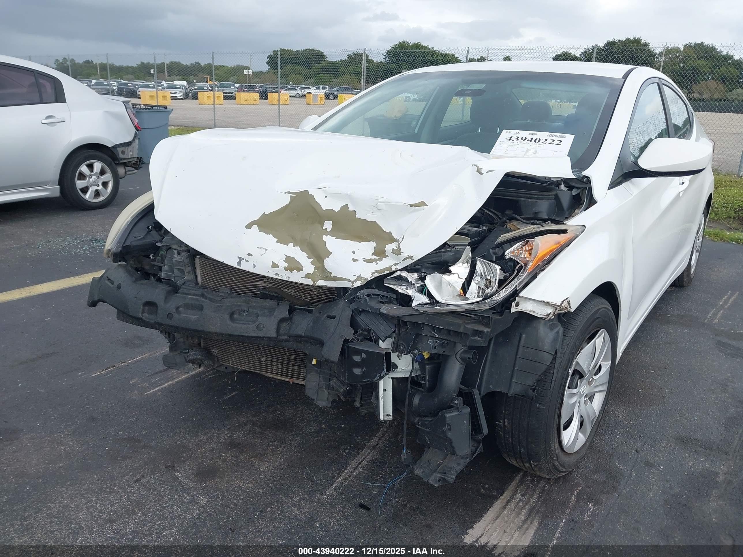 HYUNDAI ELANTRA image 6