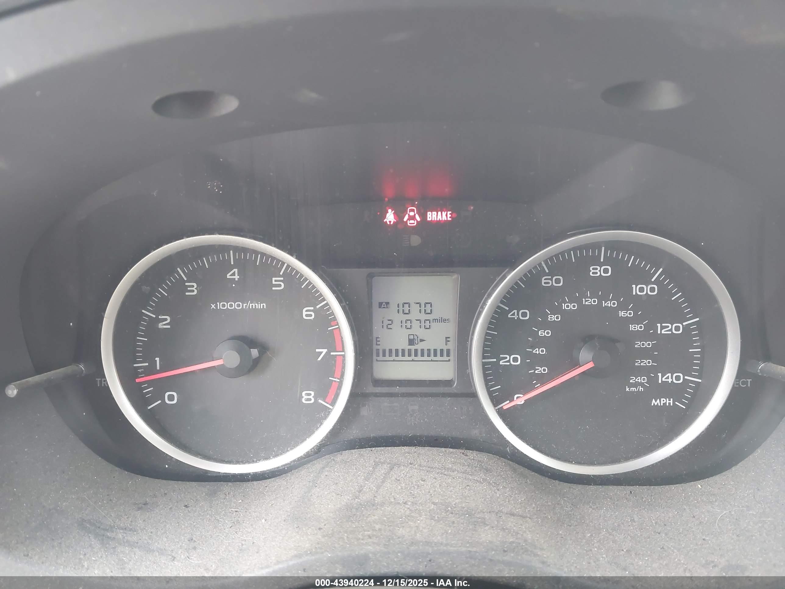 SUBARU FORESTER image 7