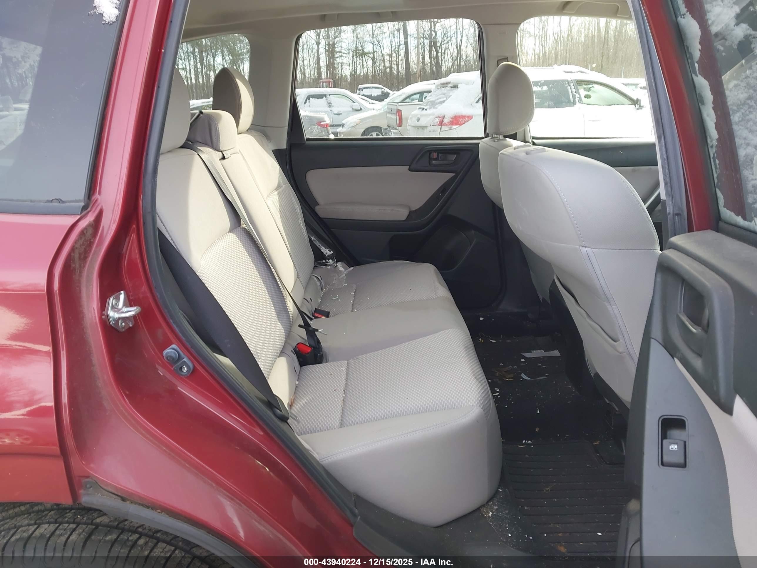 SUBARU FORESTER image 8