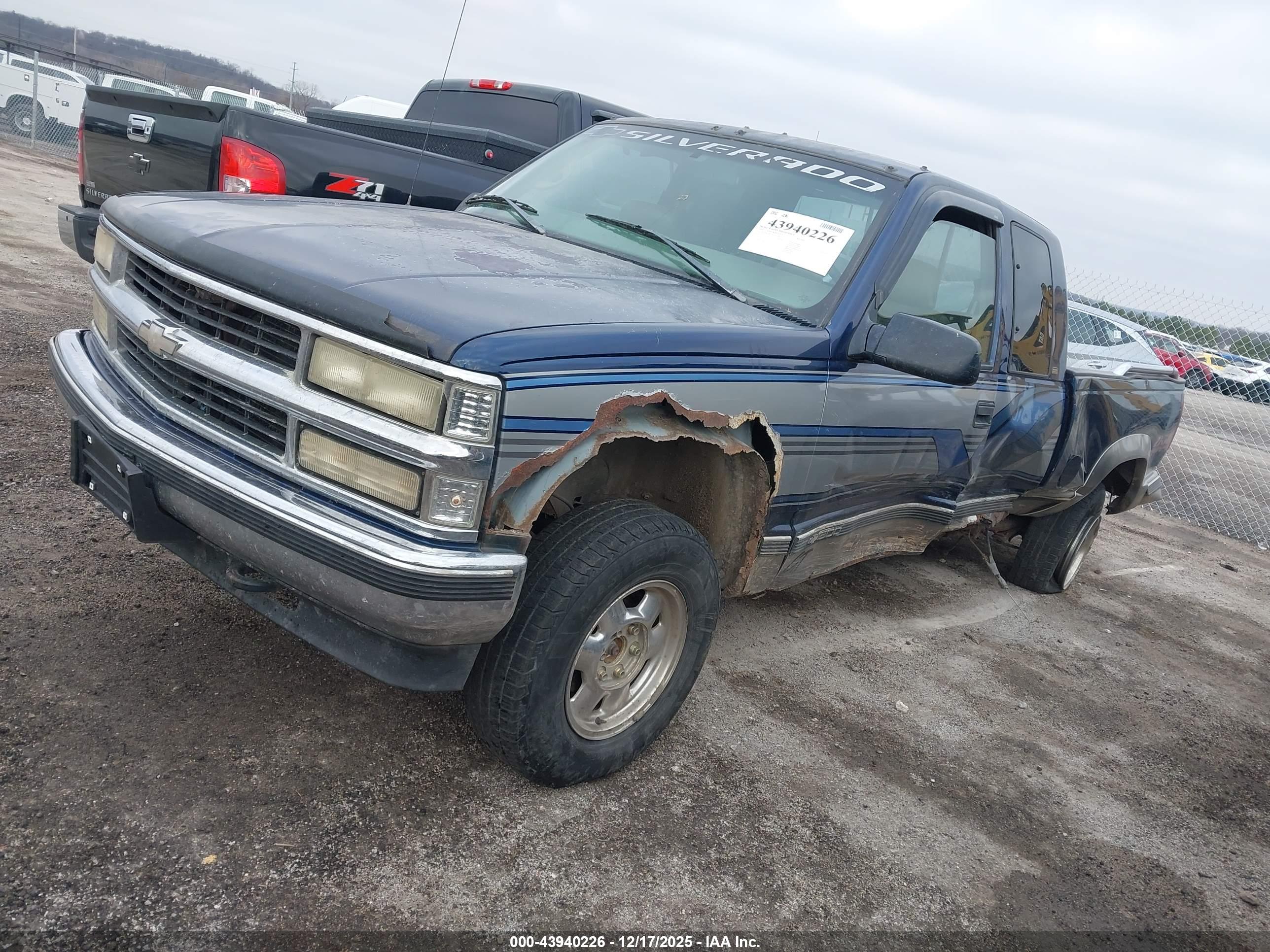 CHEVROLET K1500 image 2