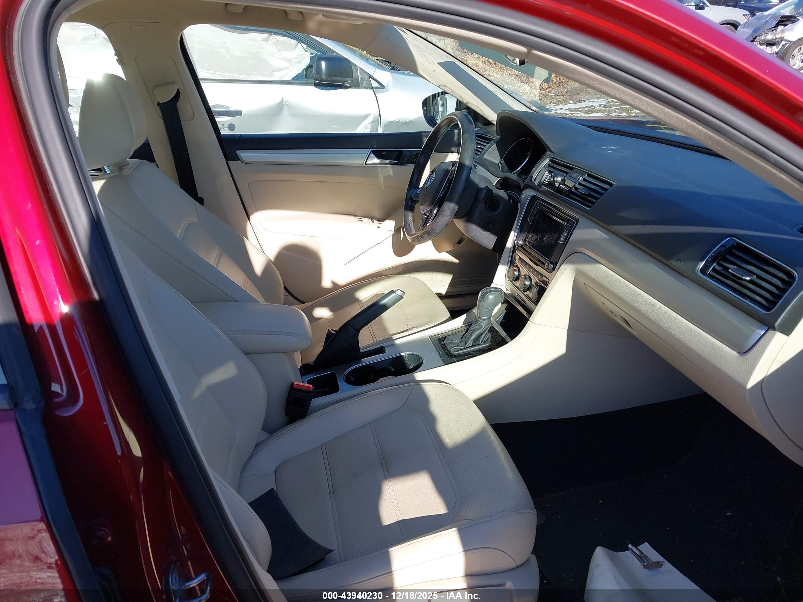 VOLKSWAGEN PASSAT image 5