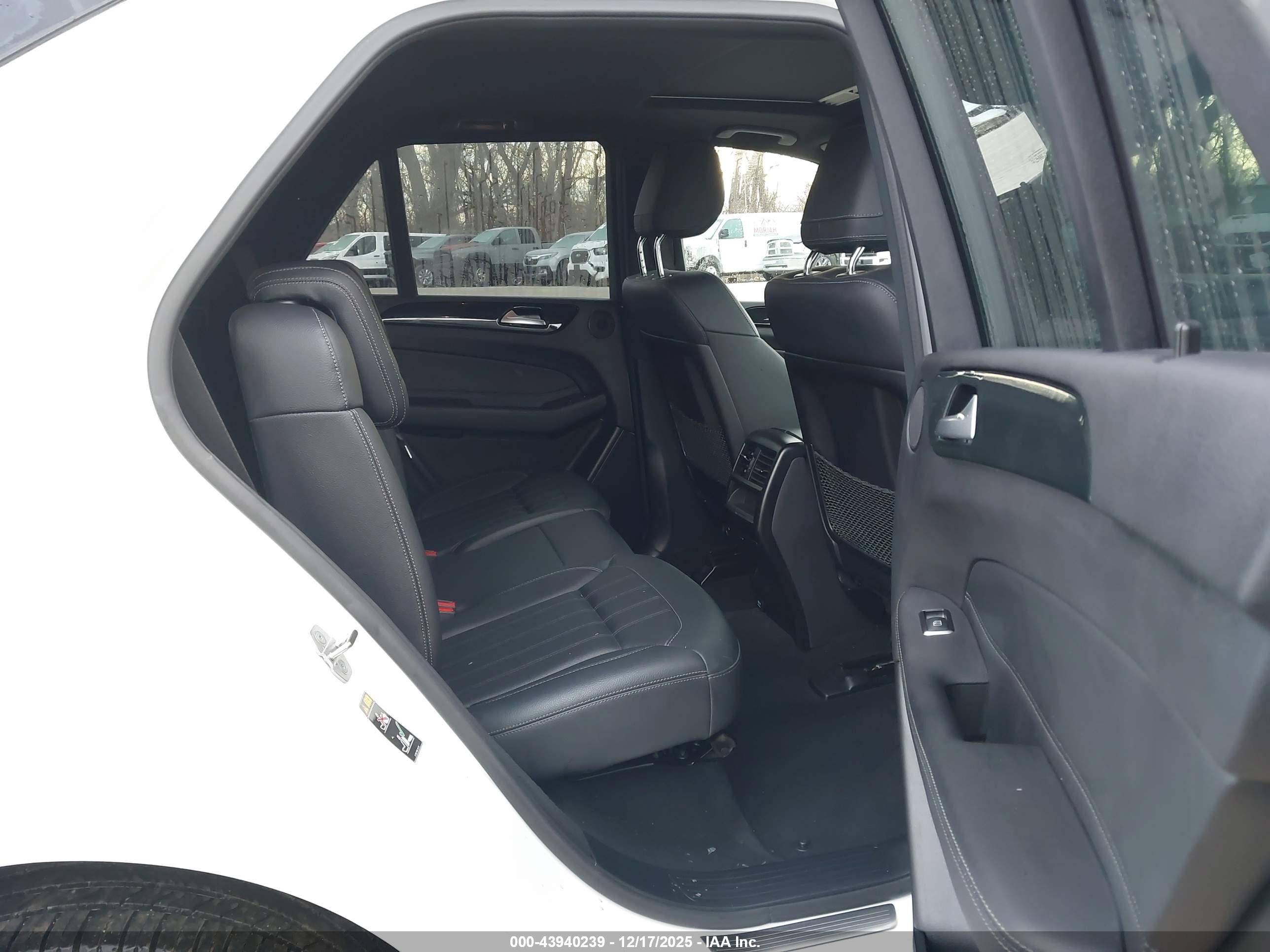 MERCEDES-BENZ GLE image 8